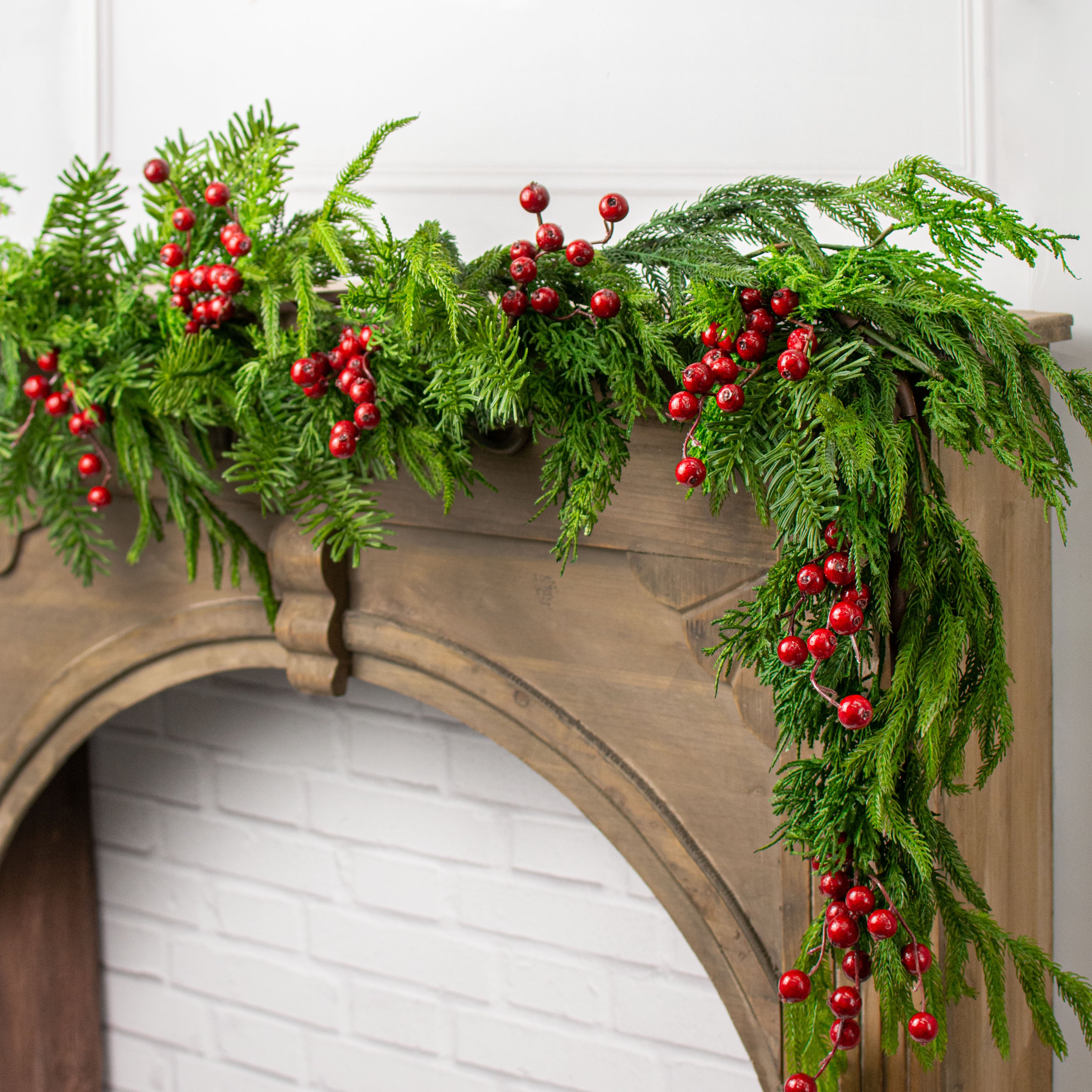 6' Norfolk & Balsam Pine Garland Lifestyle Photo