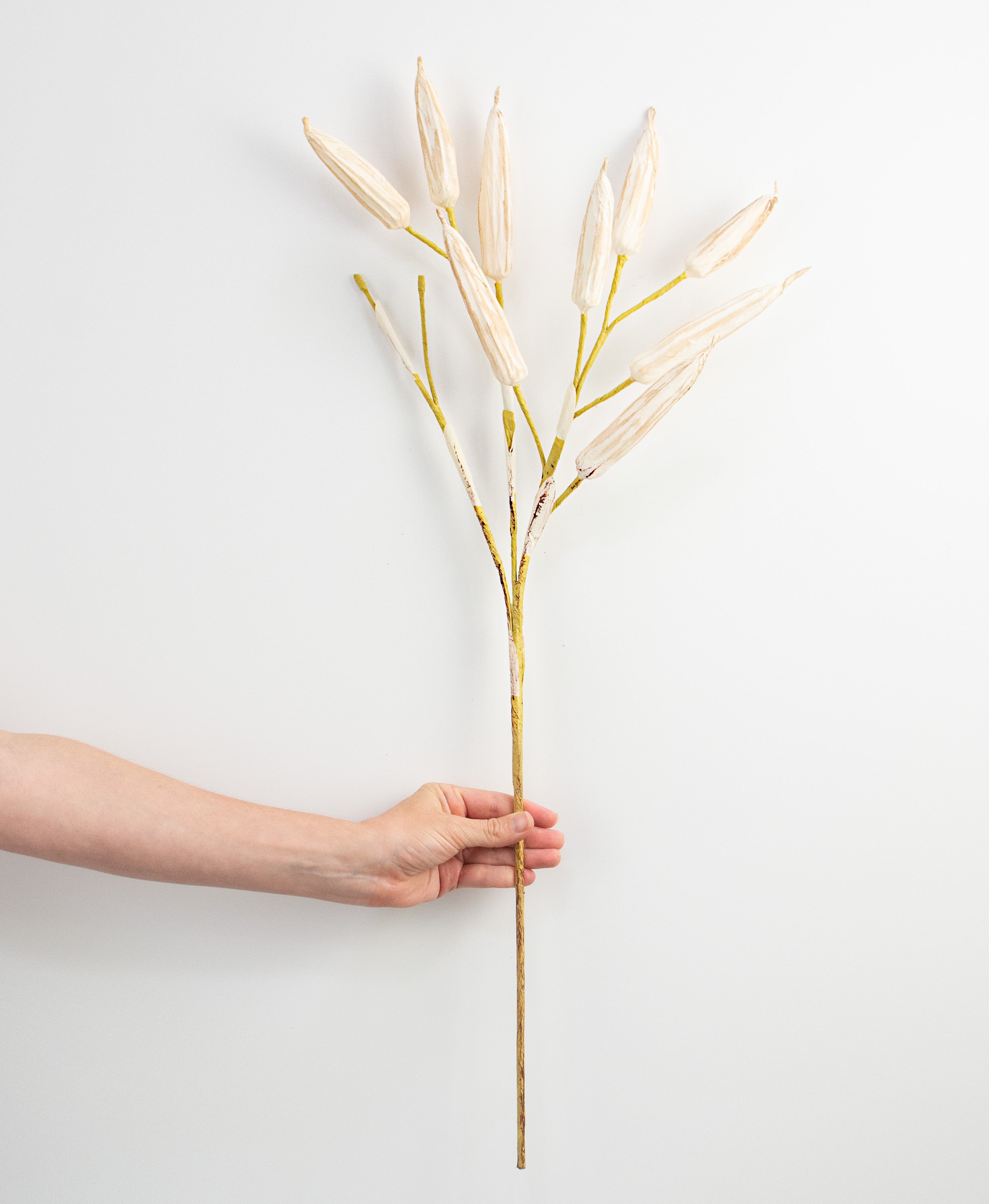 28" Okra Spray: White Natural detail photo 3