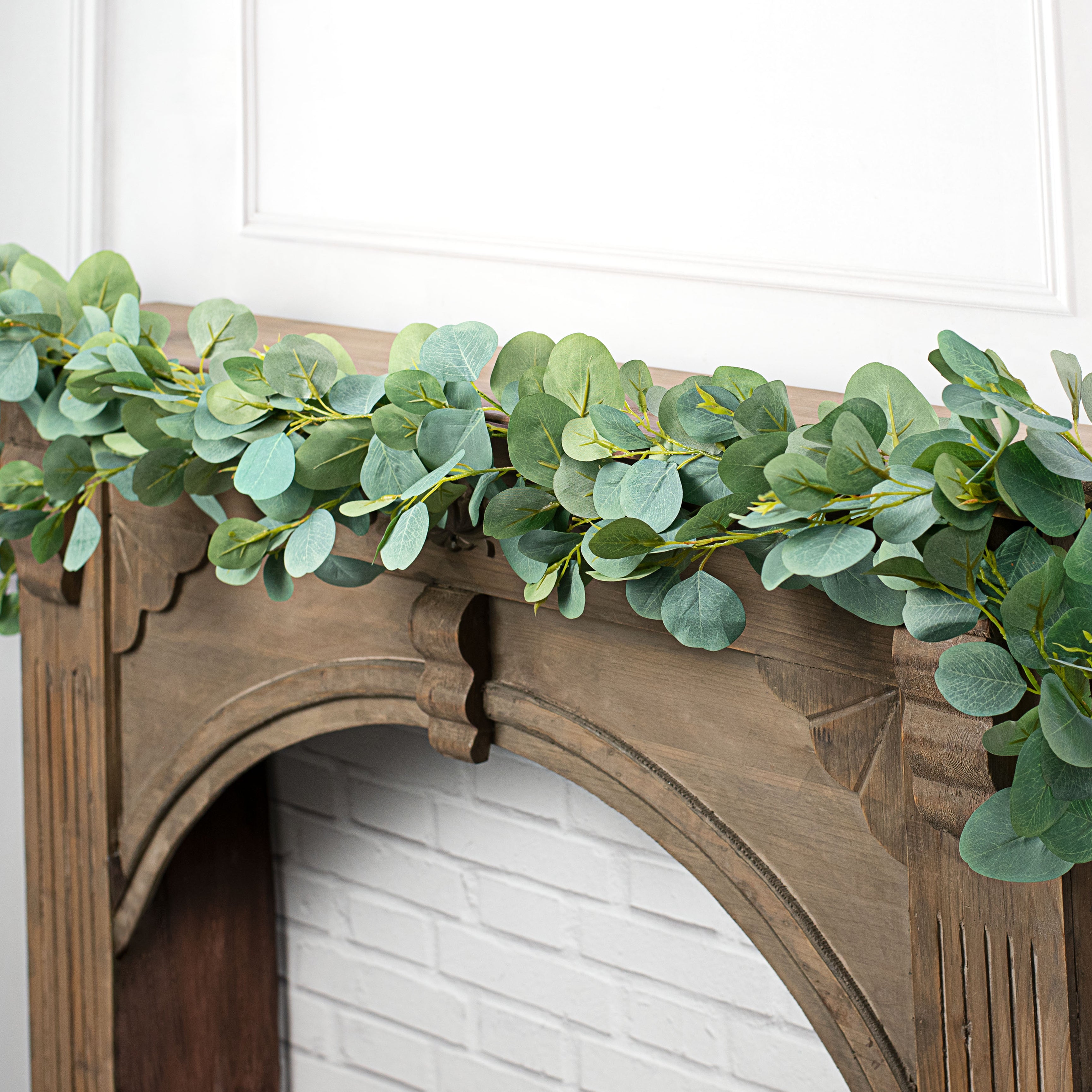 5' Oval Leaf Eucalyptus Garland Lifestyle Photo