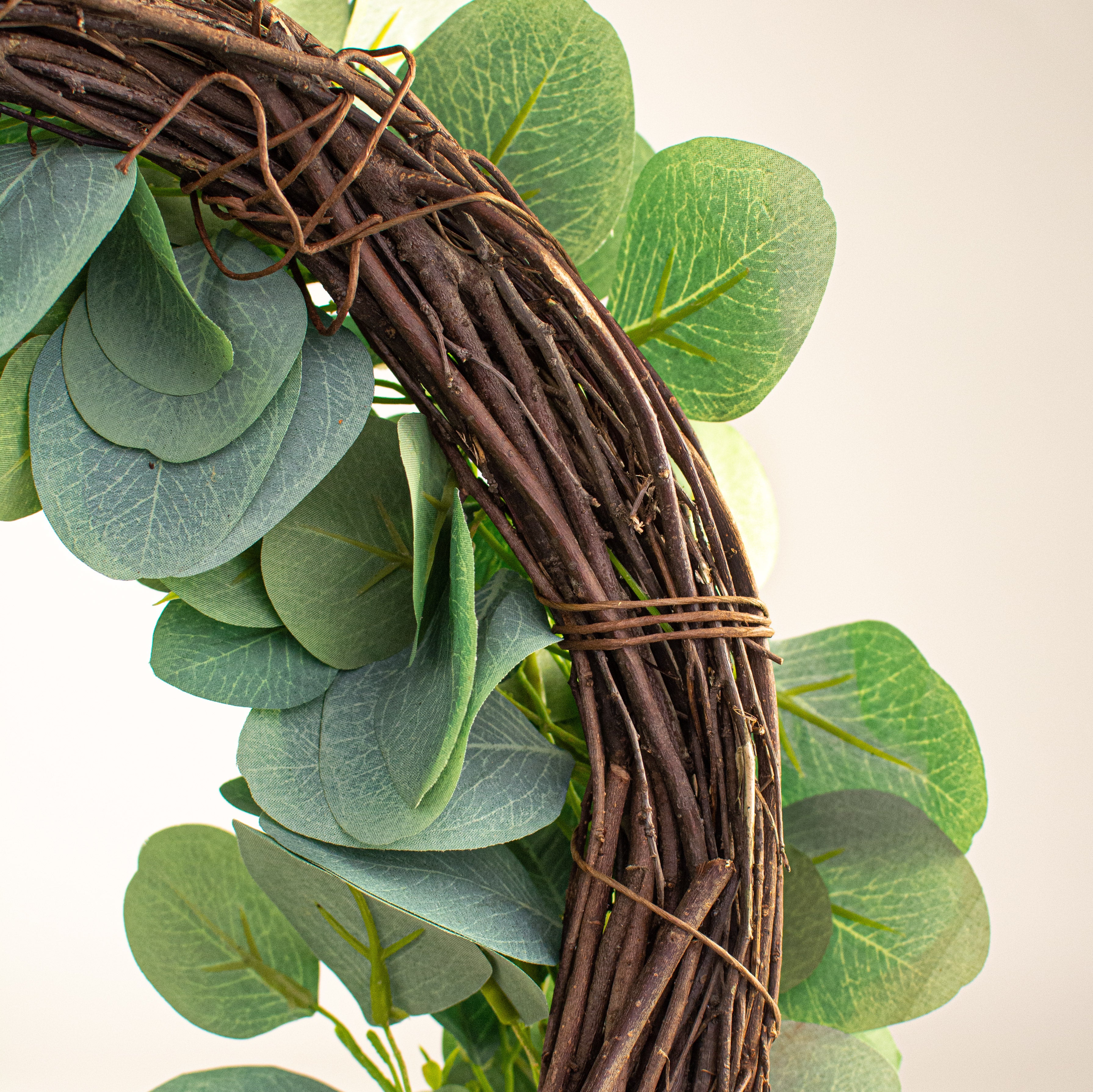 20" Oval Leaf Eucalyptus Wreath detail photo 4