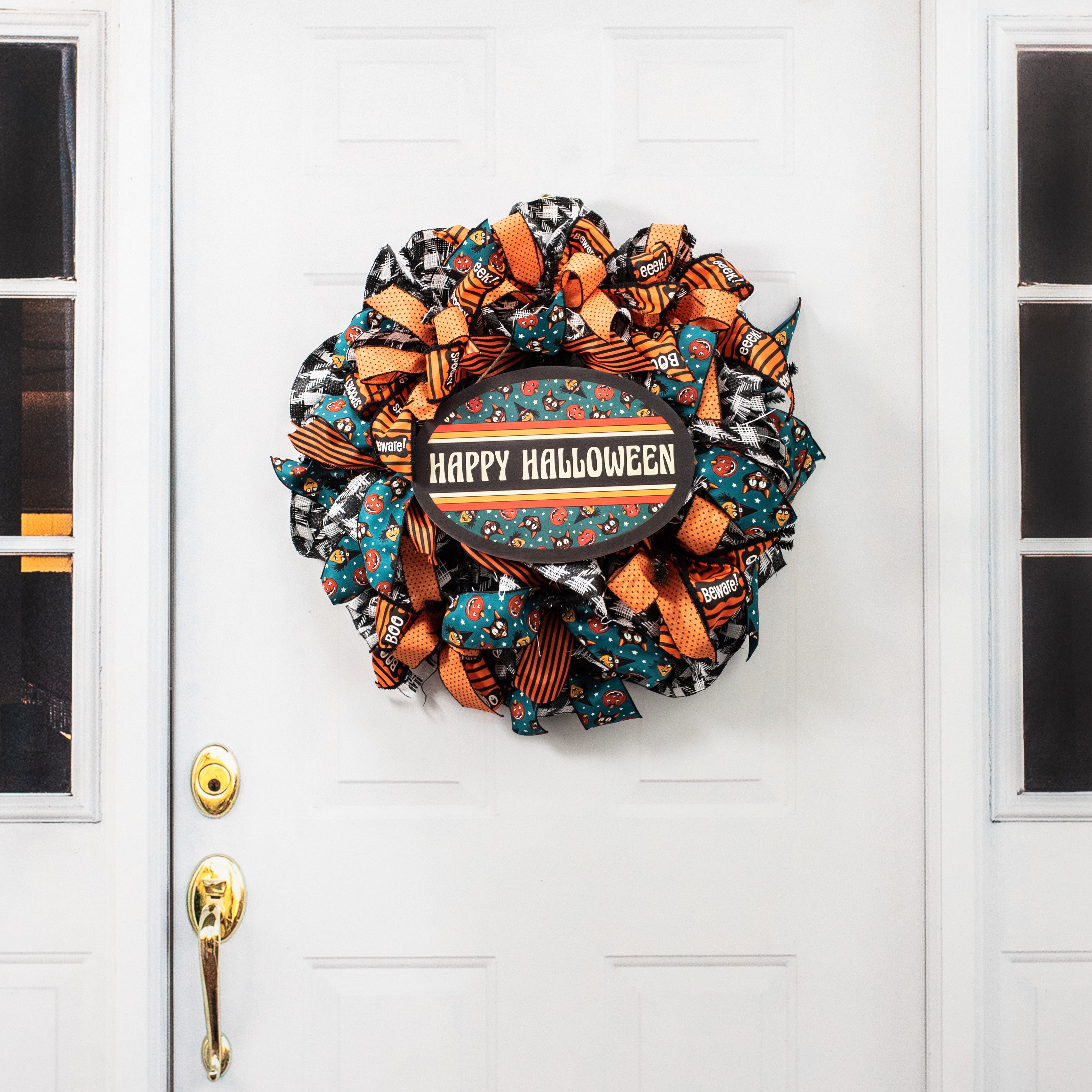 13" Oval Wooden Sign: Happy Halloween Vintage Cat, Witch, Jack-O-Lantern detail photo 4