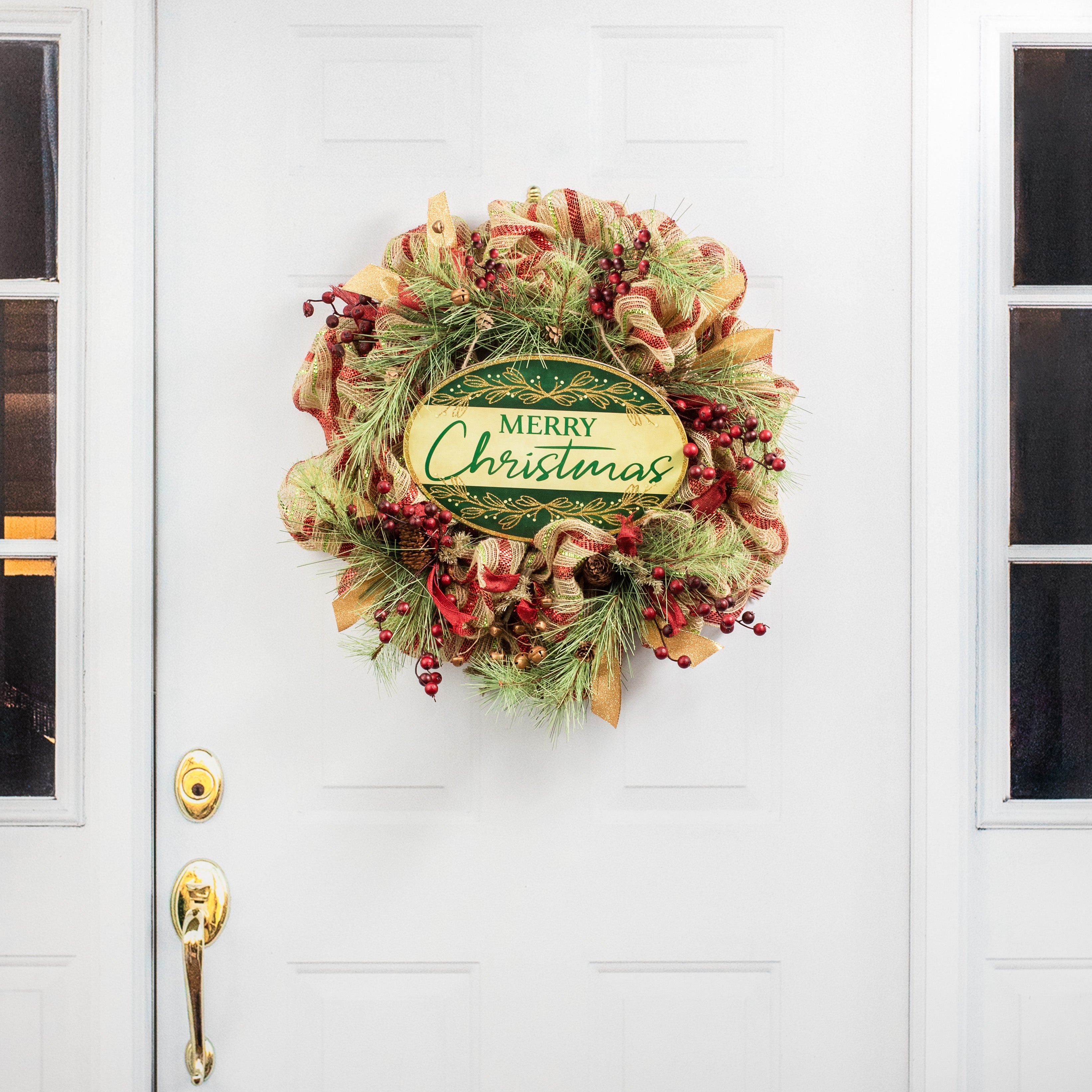 13" Oval Wooden Sign: Merry Christmas Hunter Green detail photo 4