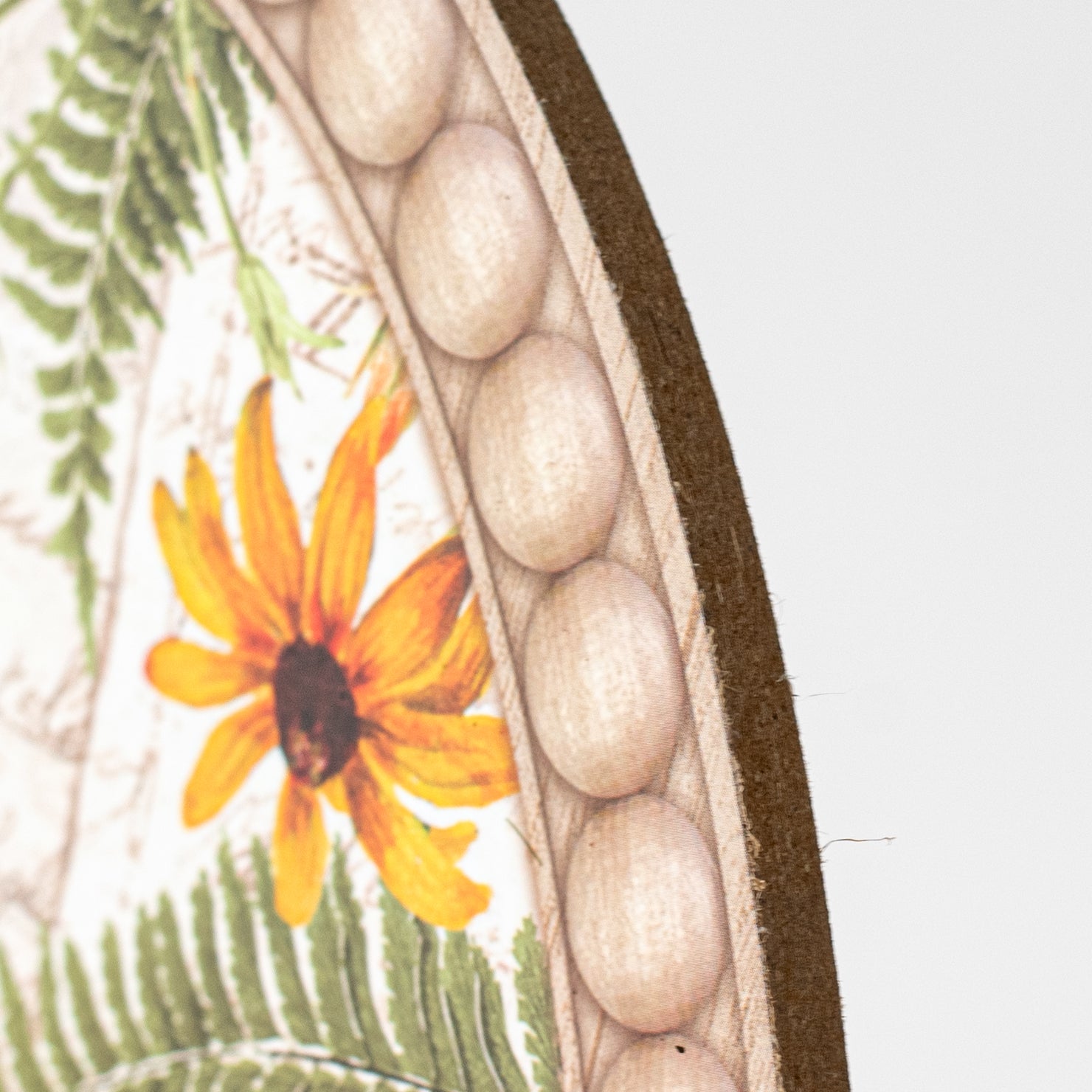 13" Oval Wooden Sign: Monarch Butterfly Bead Edge detail photo 3