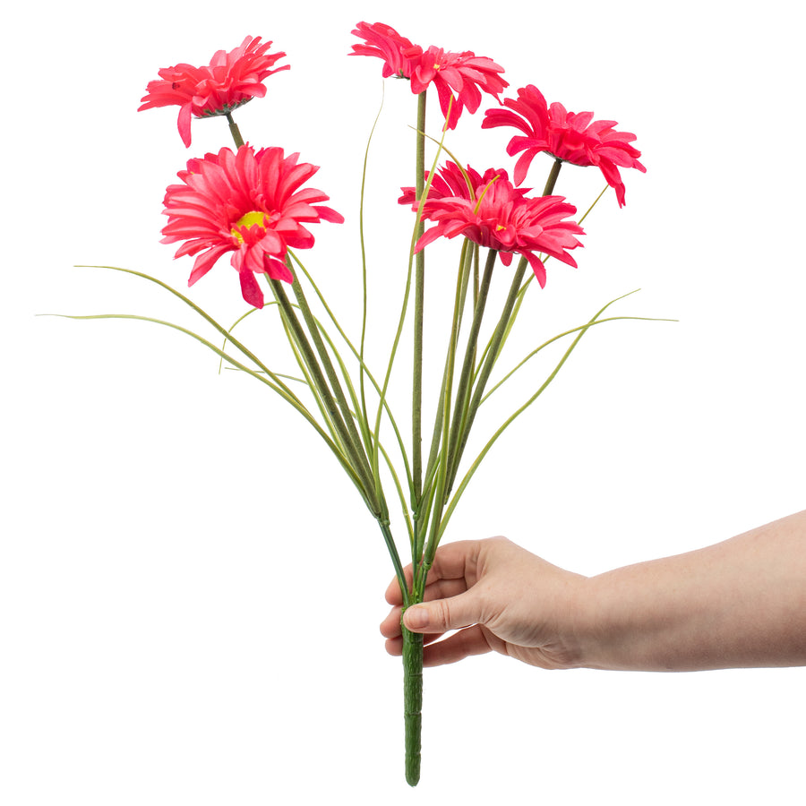 19" Paris Daisy Bush: Hot Pink (7) Lifestyle Photo
