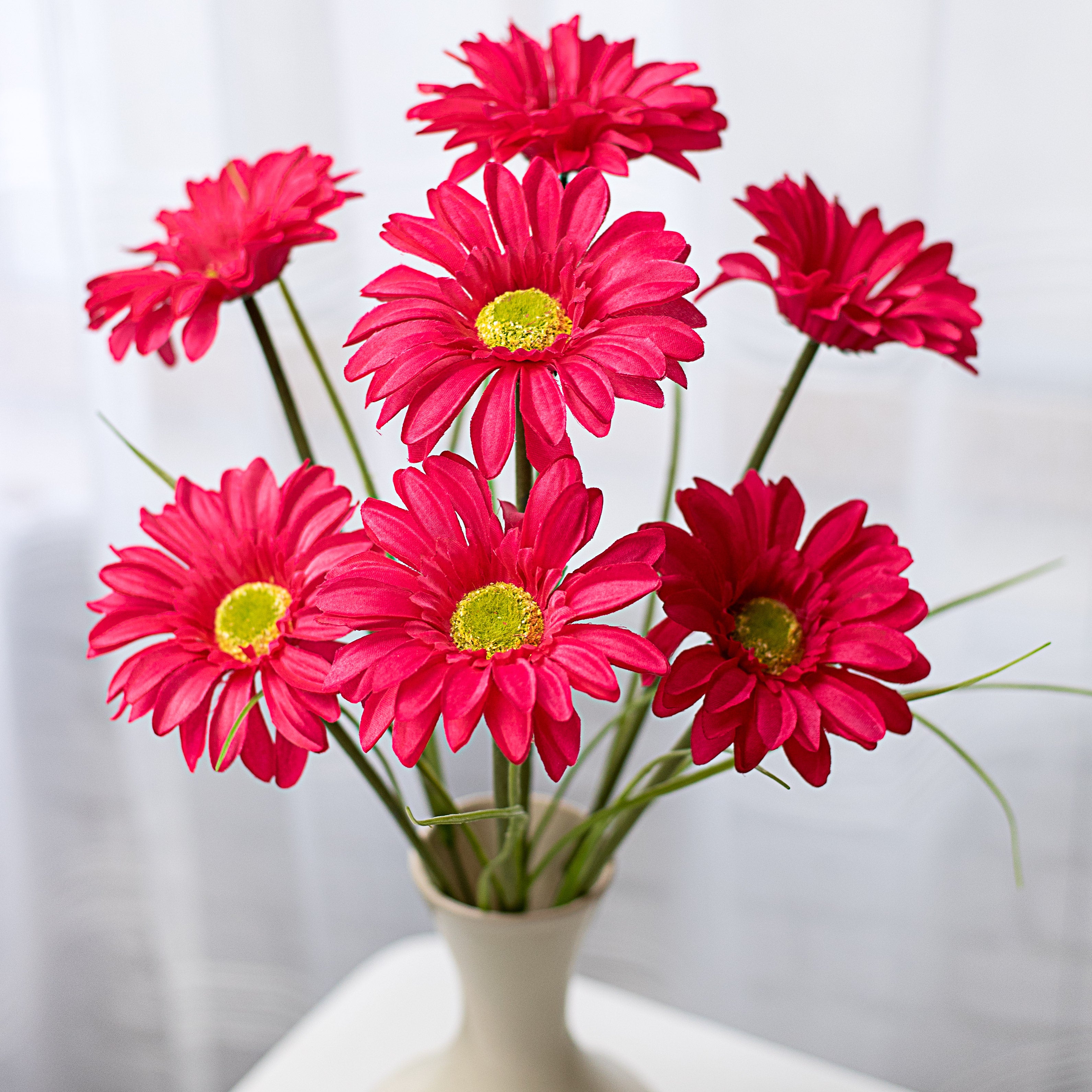 19" Paris Daisy Bush: Hot Pink (7) Item Number: 30472HTPK