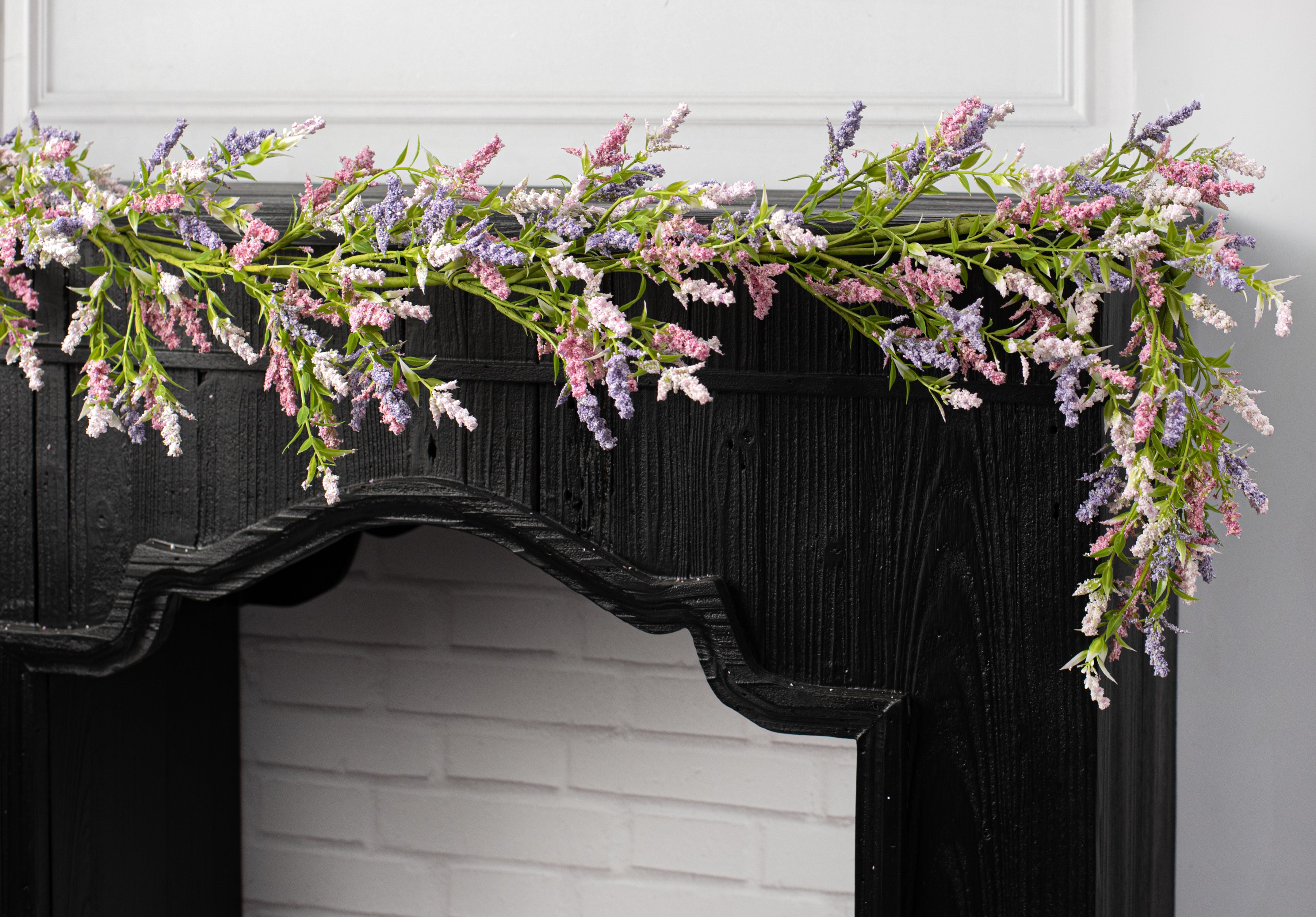 5' Pastel Lavender Garland Lifestyle Photo