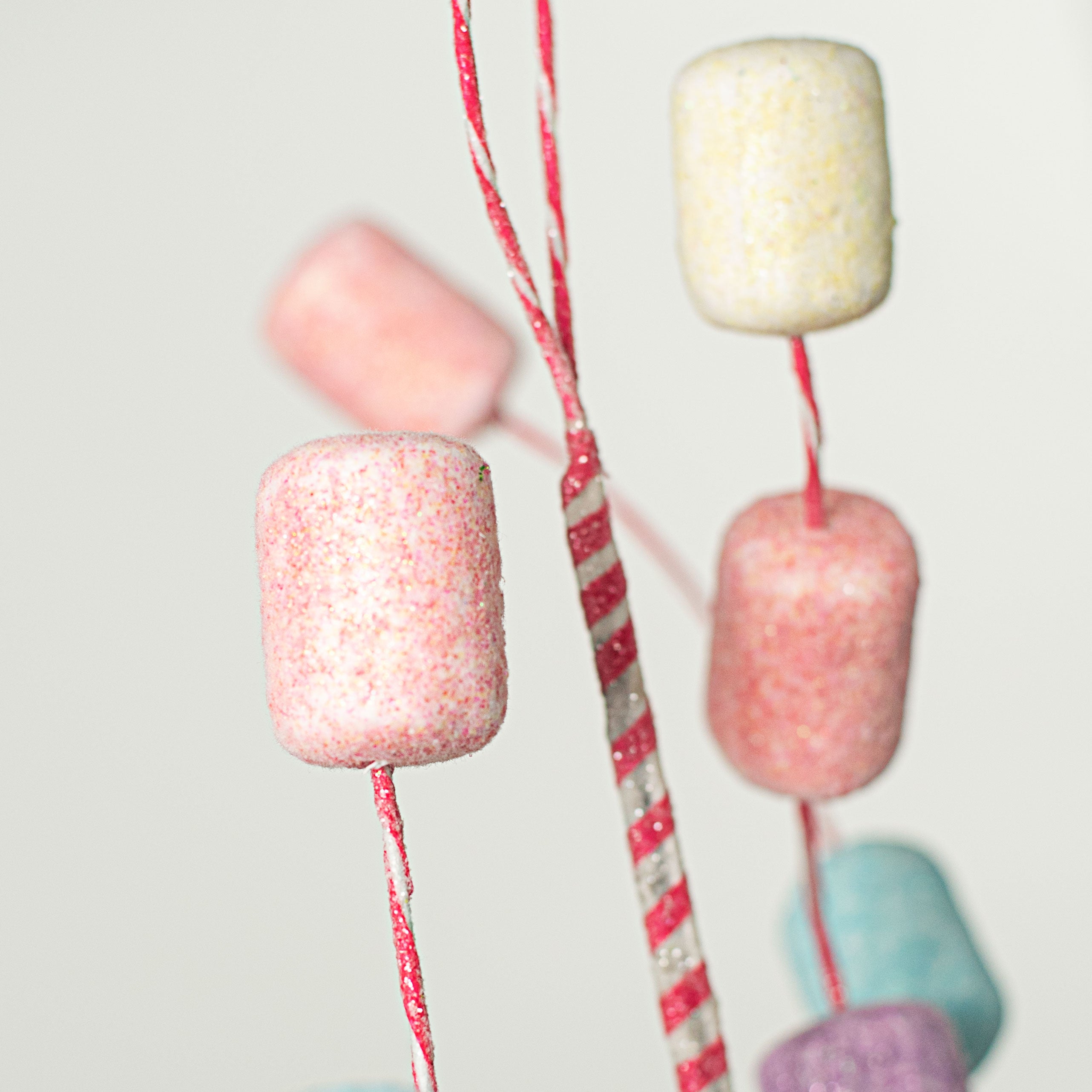 28" Pastel Marshmallow Spray Lifestyle Photo