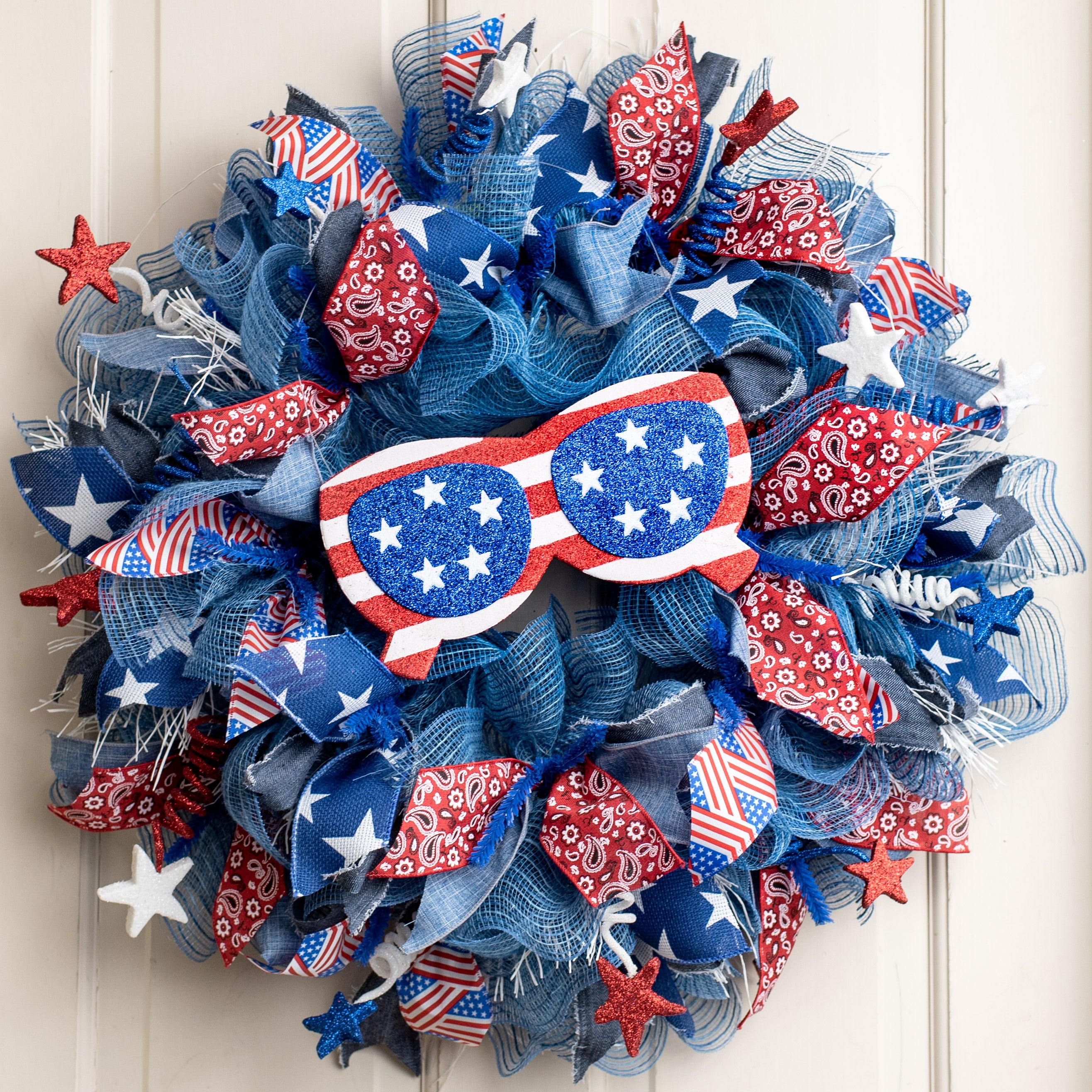 10" Patriotic Sunglasses Ornament Lifestyle Photo