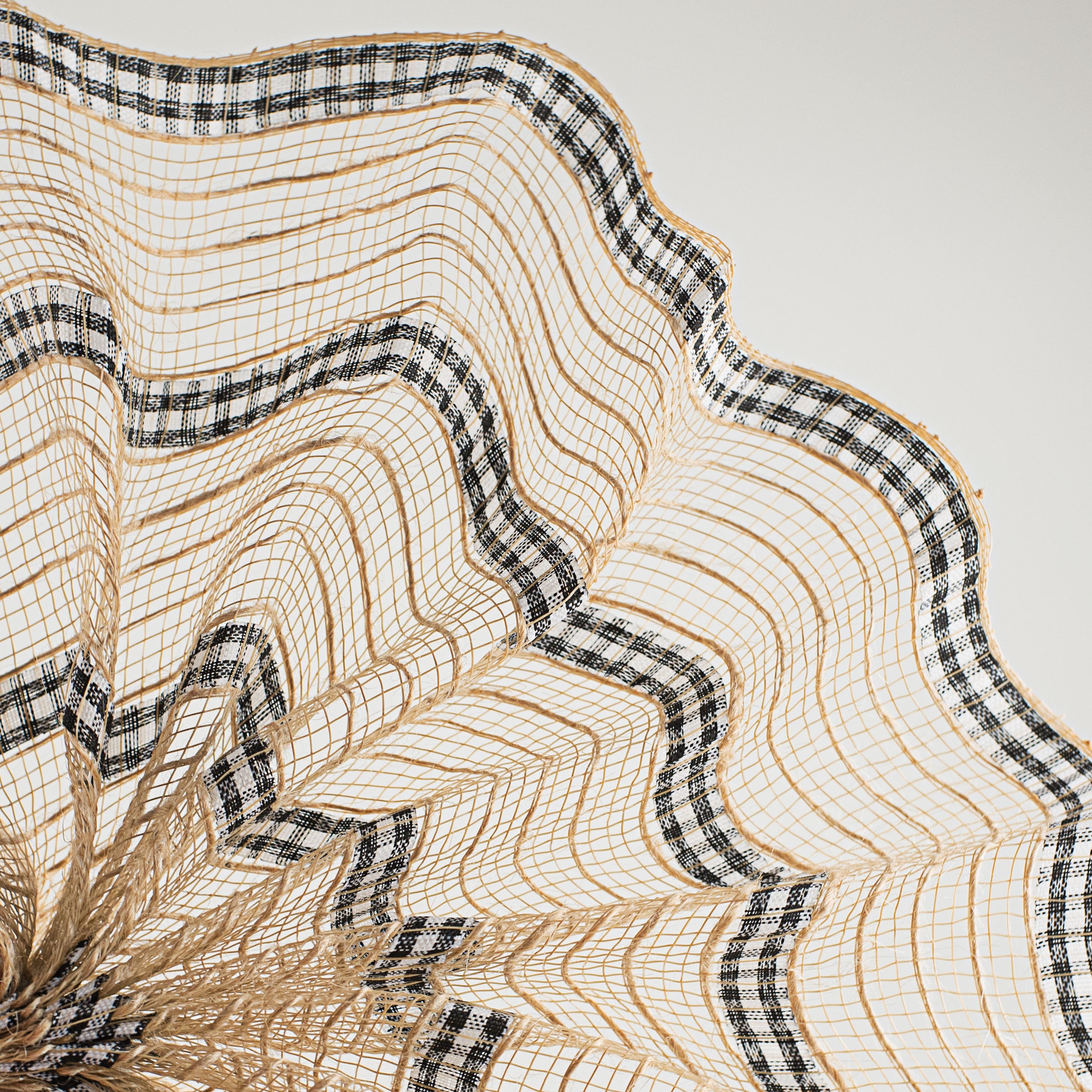 10" Patterned Mesh: Natural Jute & Buffalo Plaid Print Lifestyle Photo