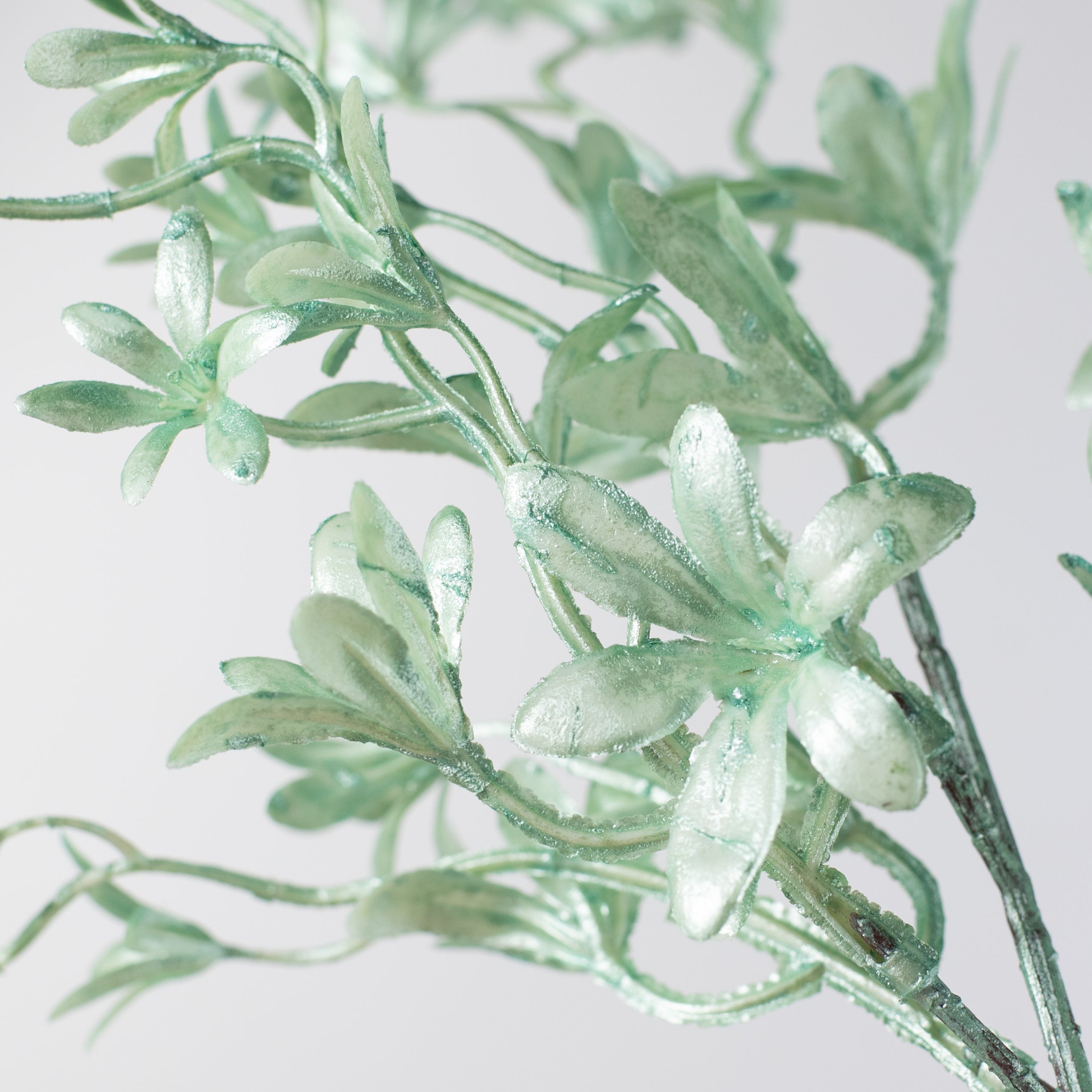 26" Pearl Tweedia Spray: Mint Lifestyle Photo