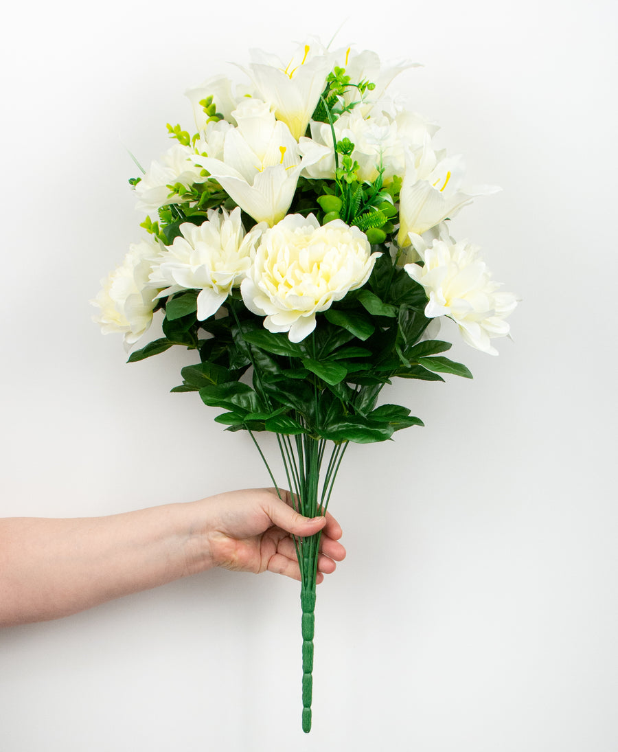 24" Peony, Dahlia, Lily, Rose Bush: Cream detail photo 3