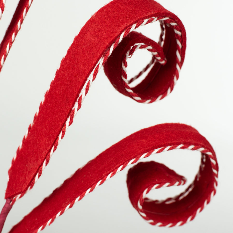27" Peppermint Curly Felt Spray Lifestyle Photo