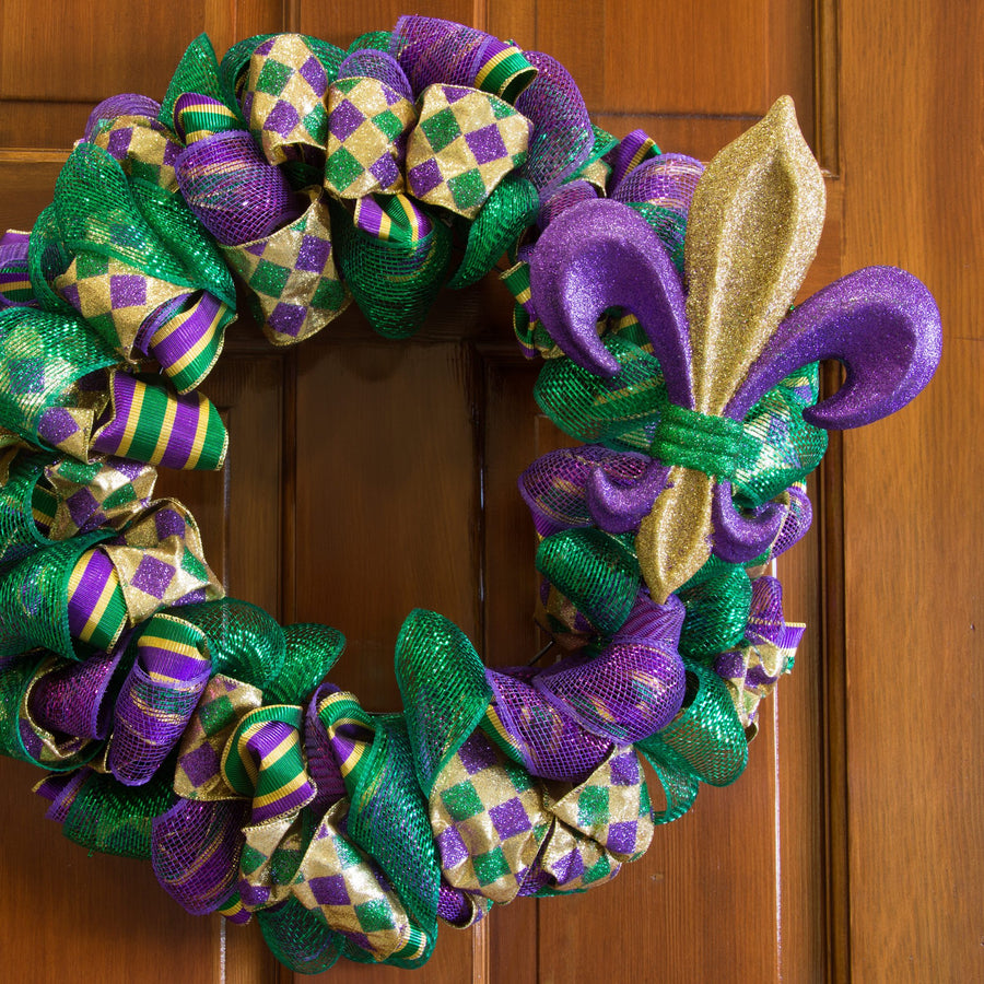PGG Glitter Fleur de Lis Pick: 10" Lifestyle Photo