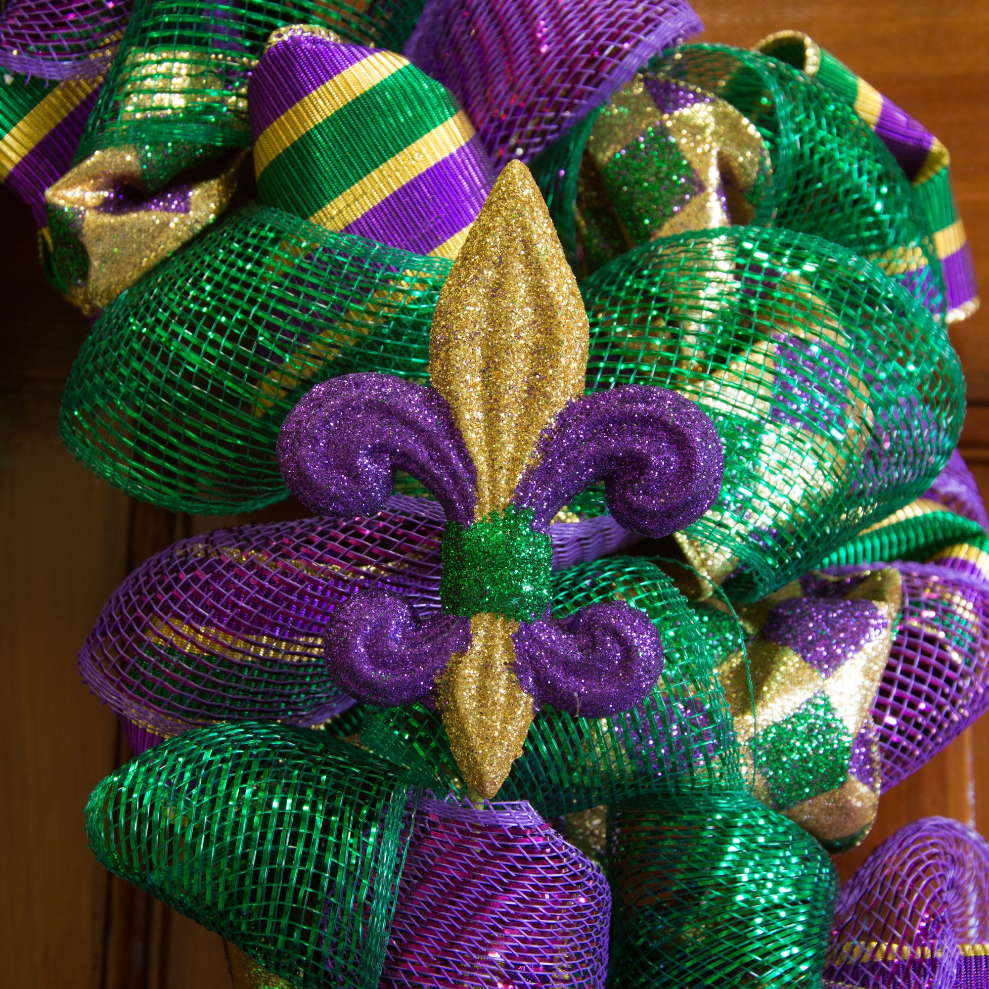 PGG Glitter Fleur de Lis Pick: 4" Lifestyle Photo