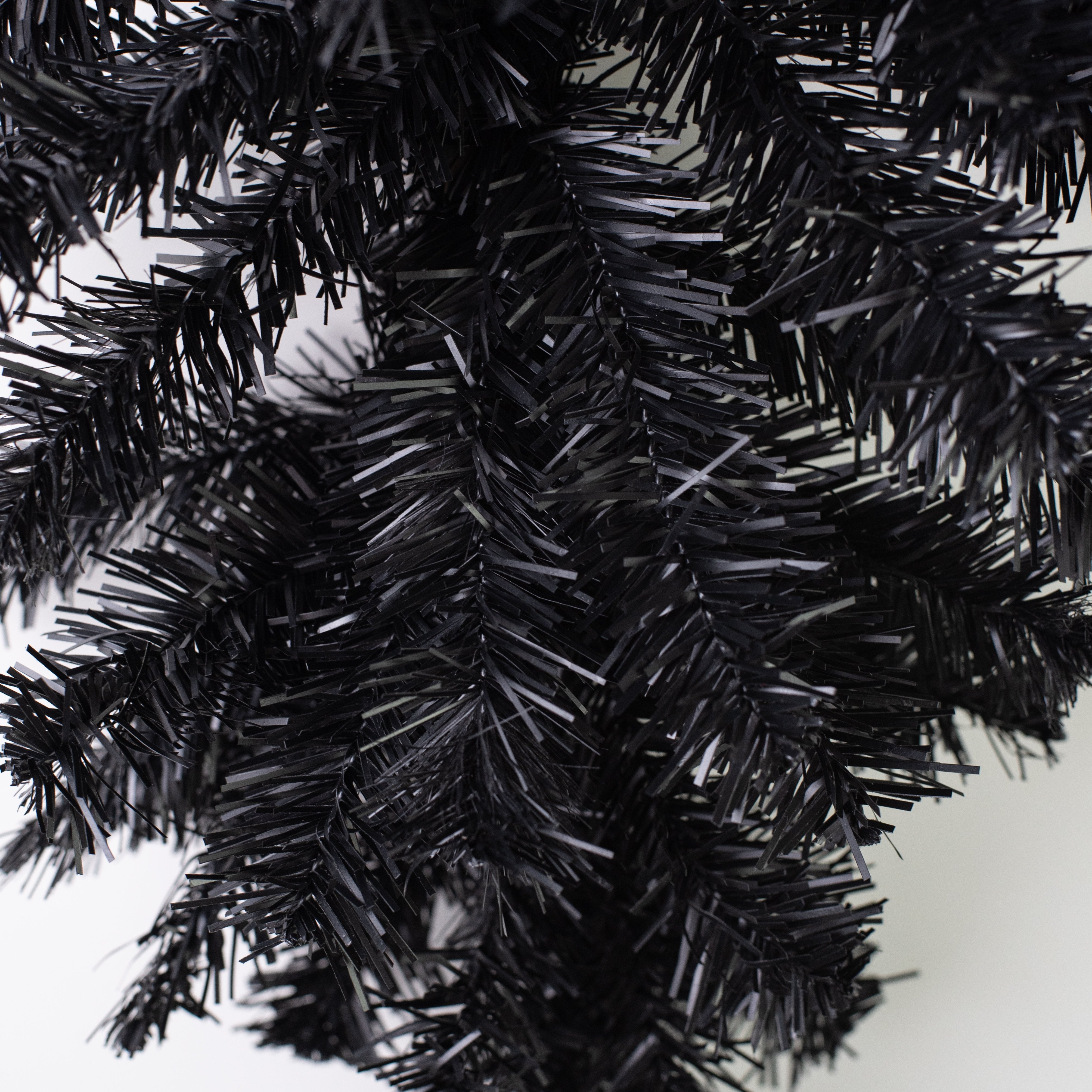 24" Pine Teardrop Swag: Black (55 Tips) detail photo 4
