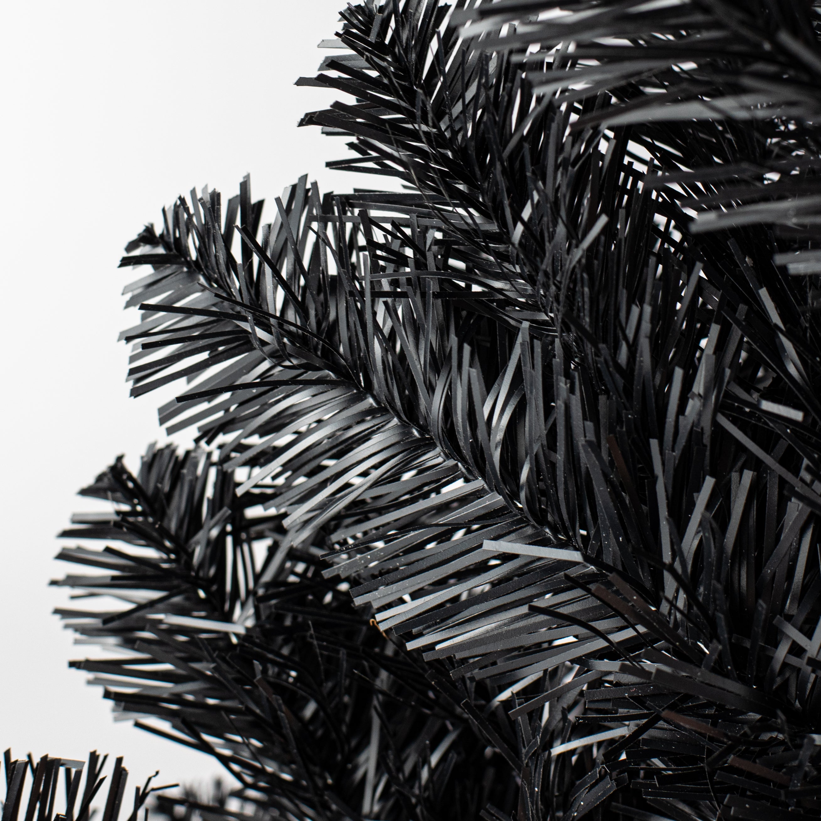 32" Pine Tinsel Teardrop Swag: Black detail photo 4