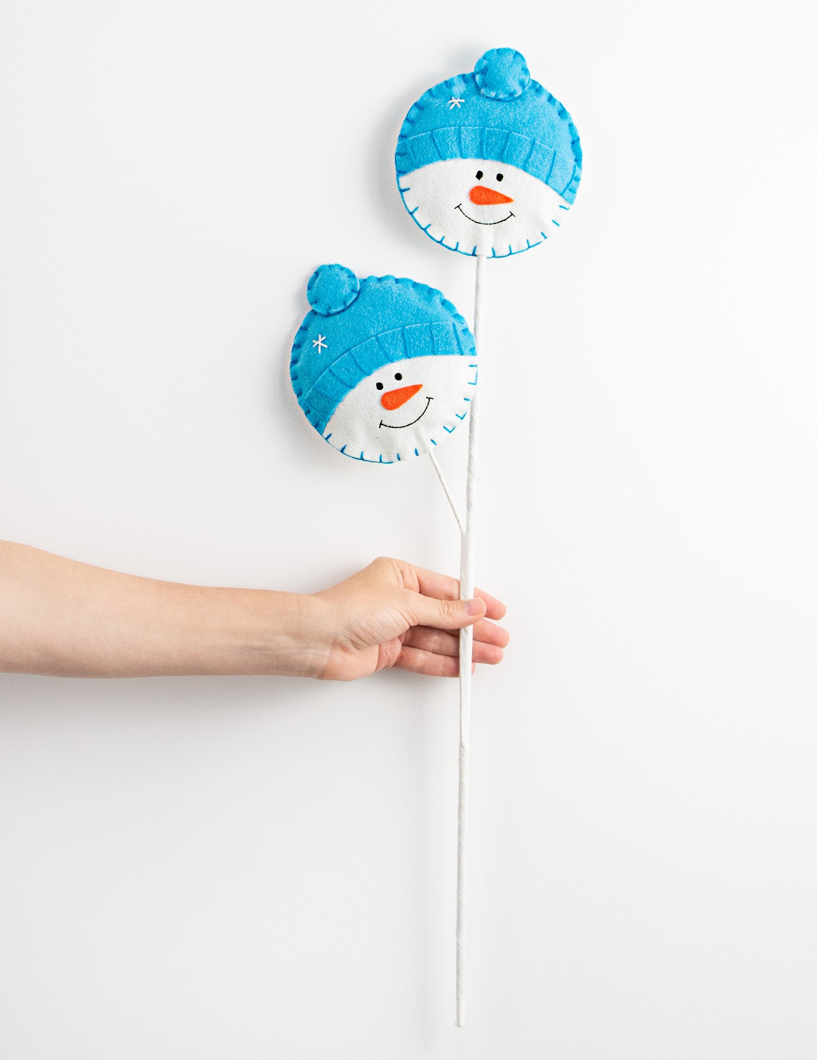 25" Plush Snowman Head Spray: Blue detail photo 3