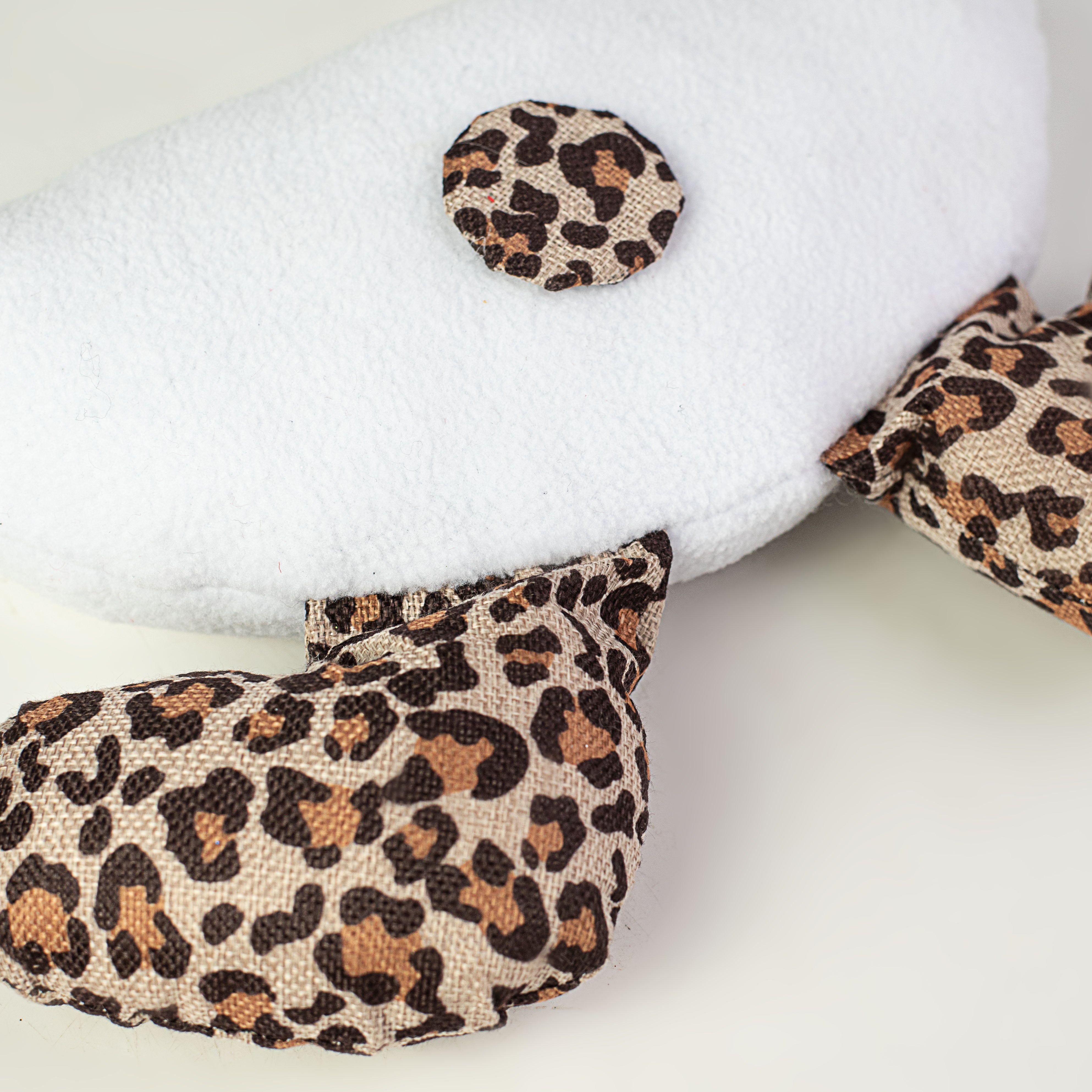 Plush Snowman Wreath Accent: Leopard Print detail photo 3