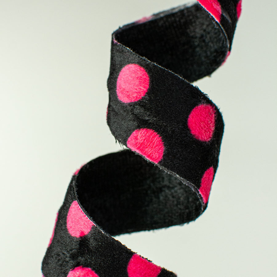 30" Polka Dot Curly Spray: Black Velvet & Fuchsia detail photo 4