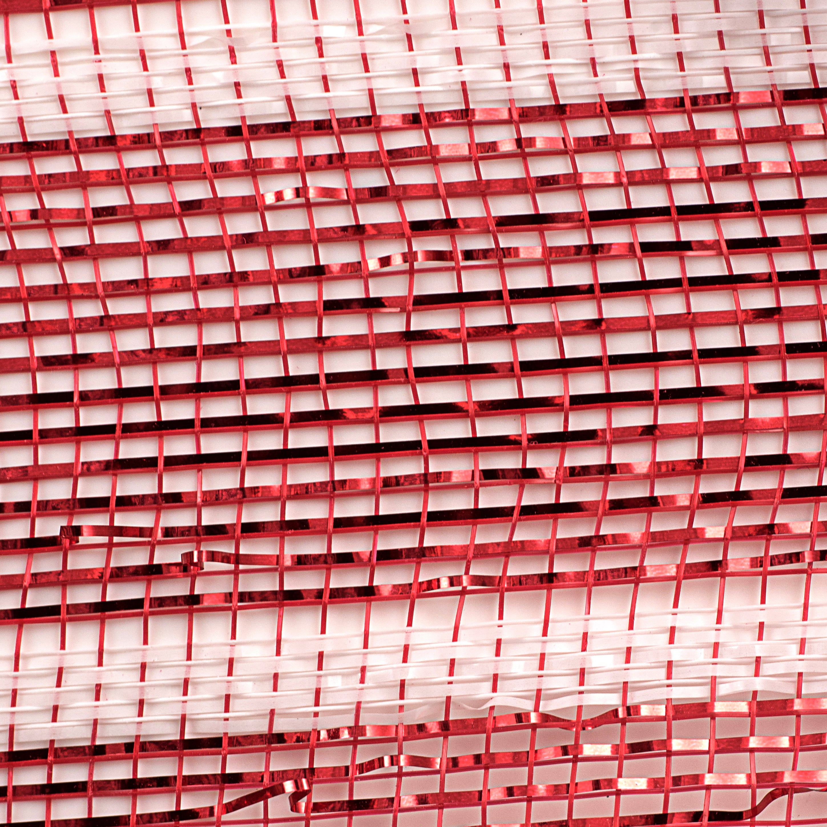 10" Poly Deco Mesh: Deluxe Red/White Stripe detail photo 3