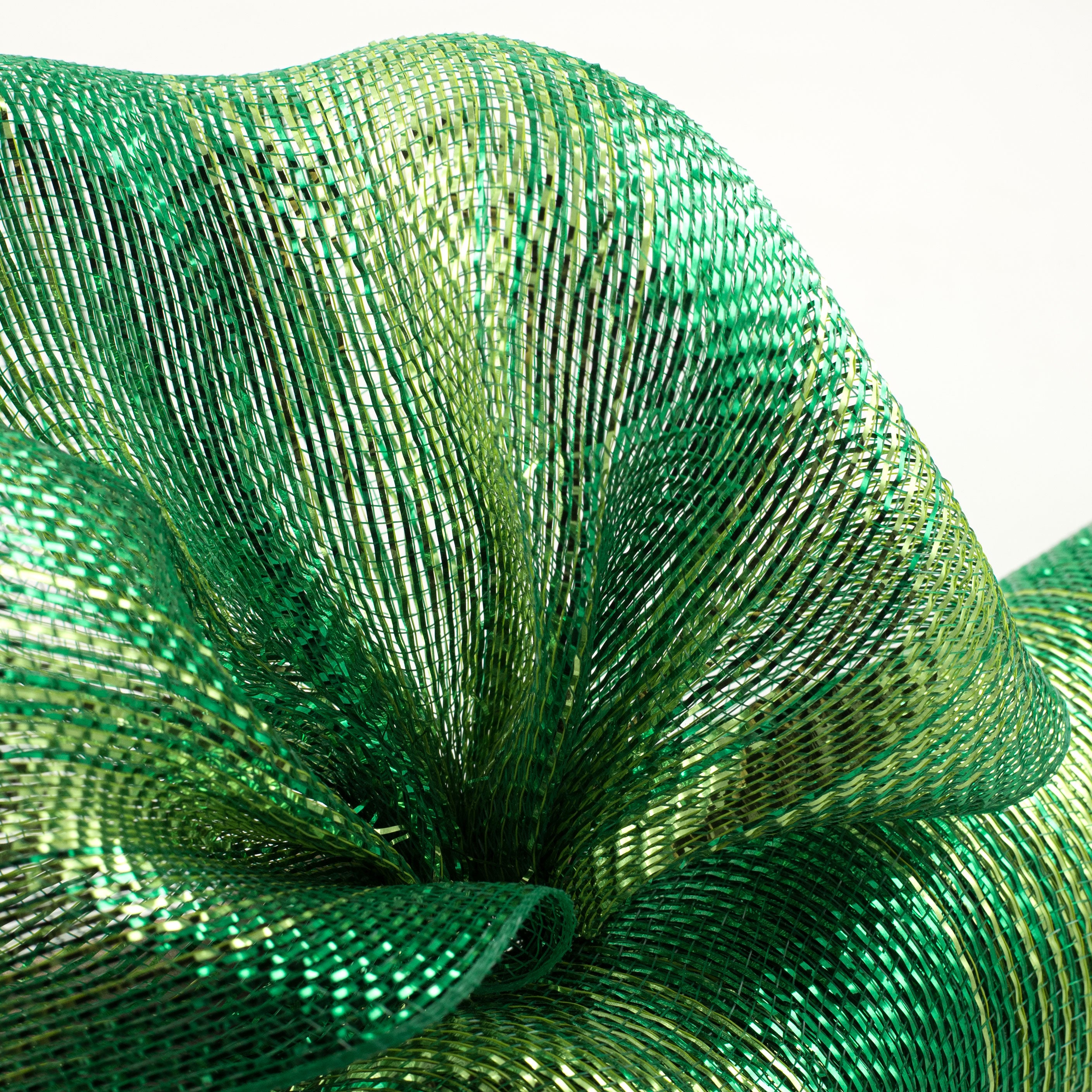 21" Poly Deco Mesh: Green & Lime Metallic Ombré Lifestyle Photo