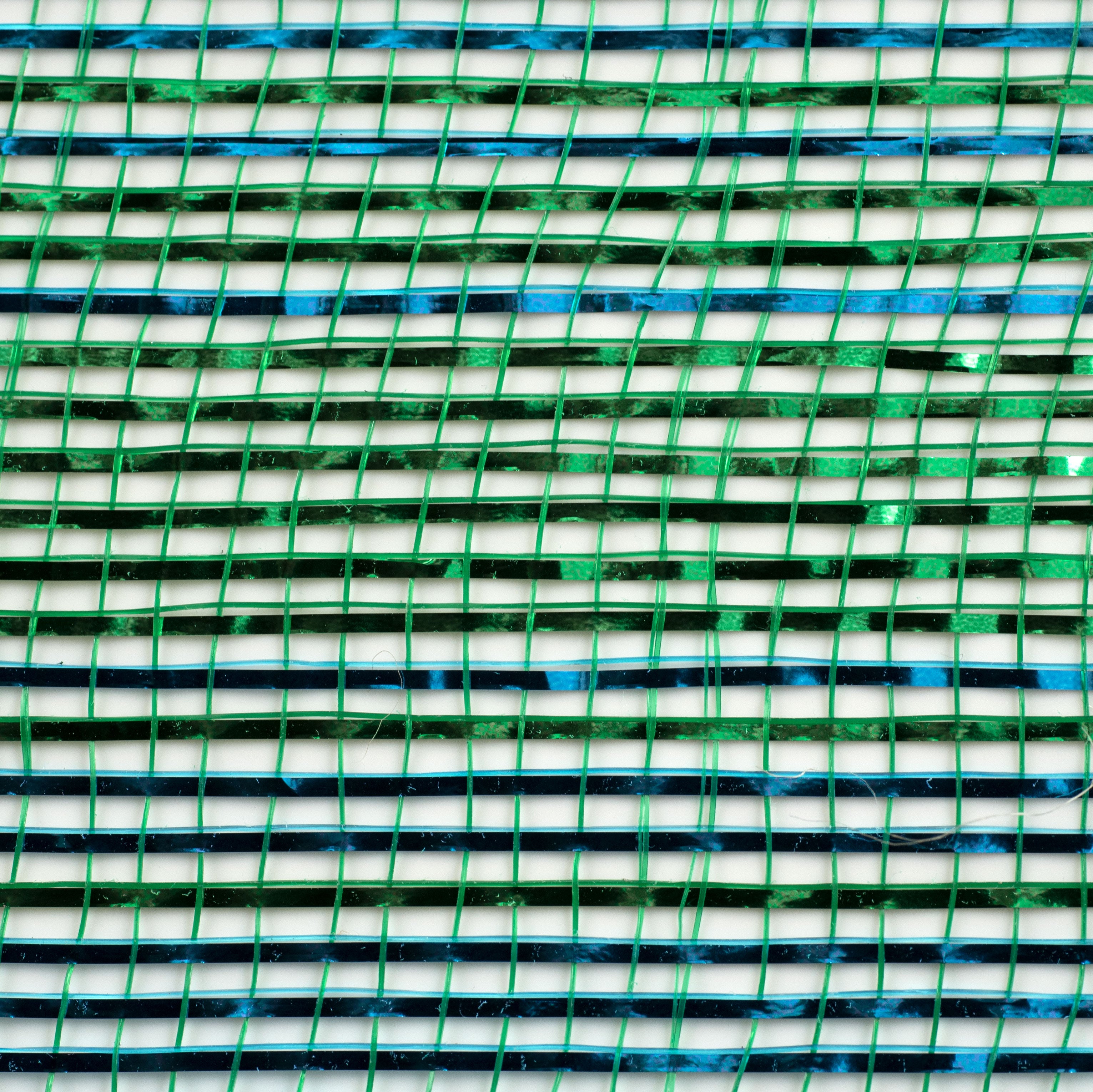 10" Poly Deco Mesh: Metallic Blended Peacock Ombré detail photo 3
