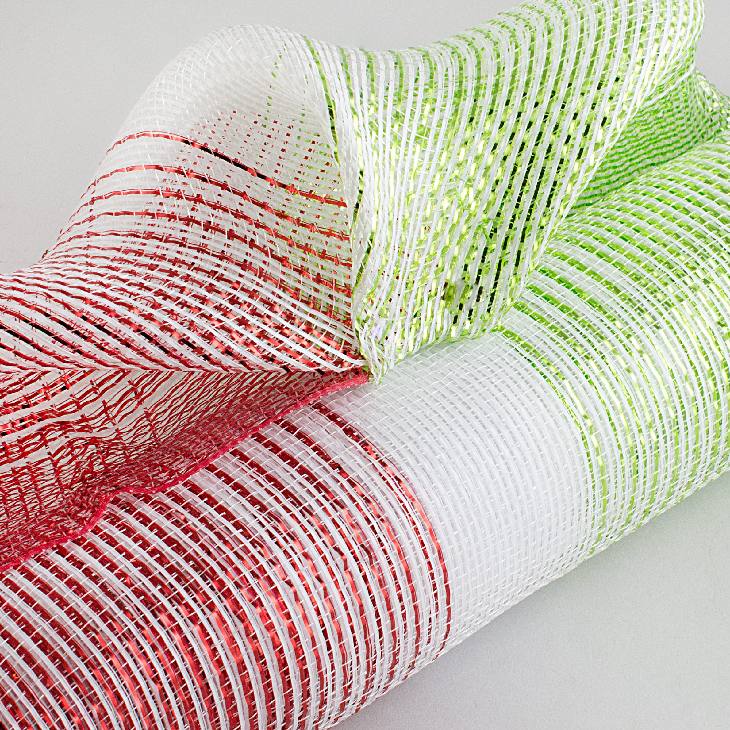 21" Poly Deco Mesh: Metallic Christmas White Ombré Lifestyle Photo