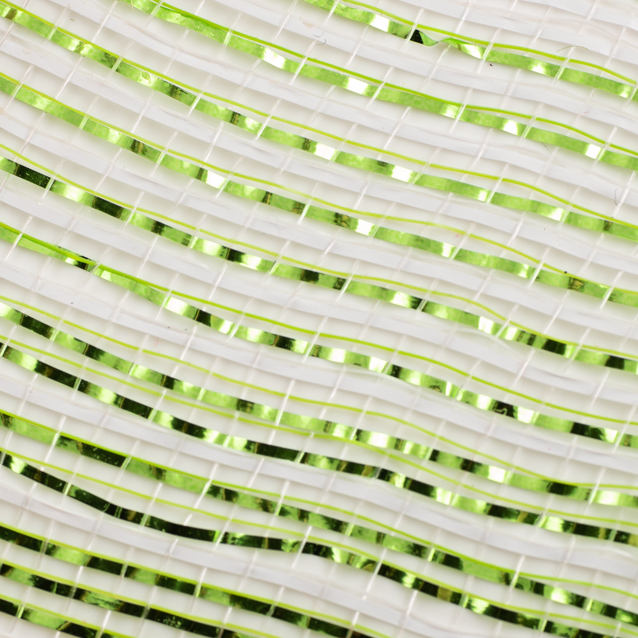 10" Poly Deco Mesh: Metallic Christmas White Ombré detail photo 3