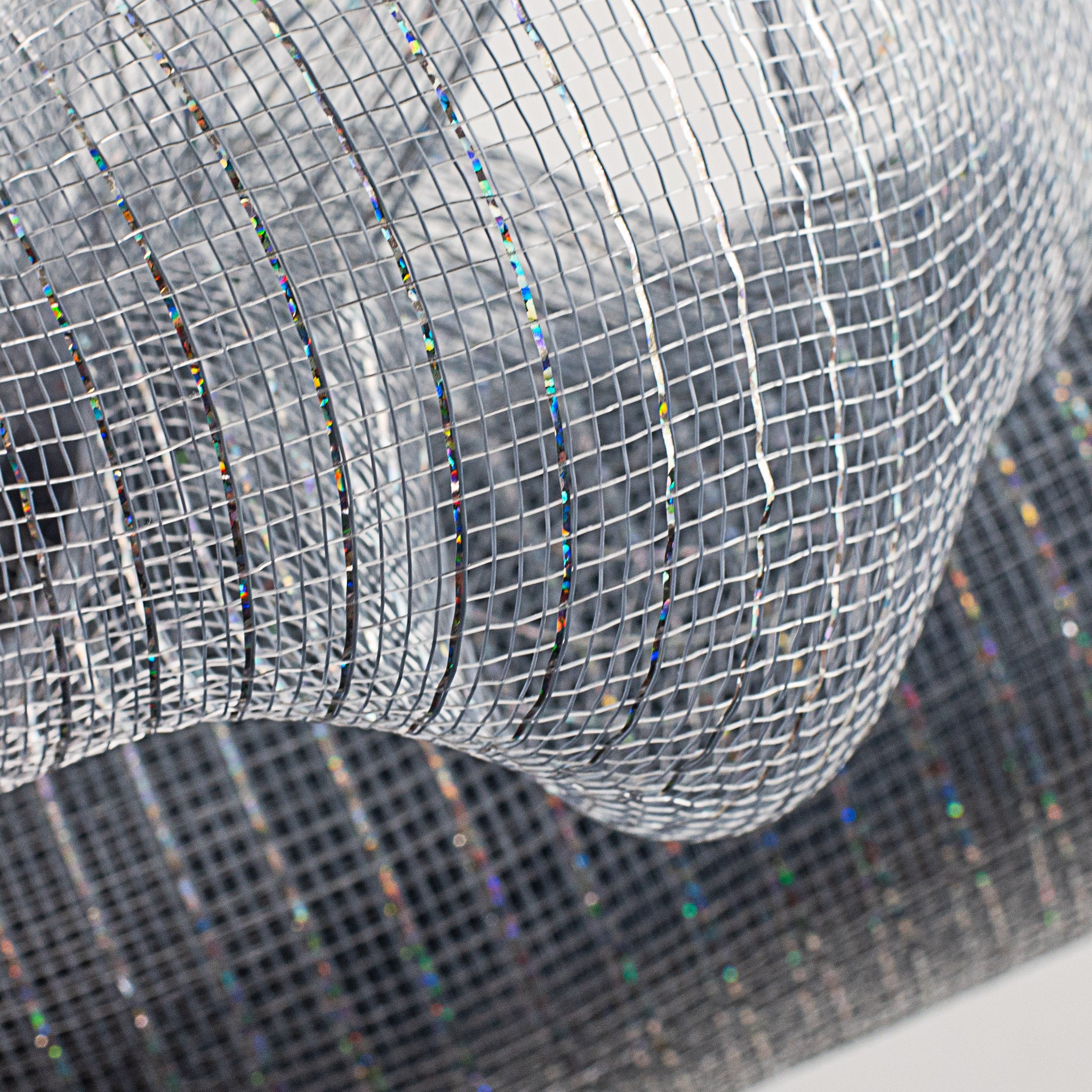 10" Poly Deco Mesh: Metallic Platinum detail photo 3