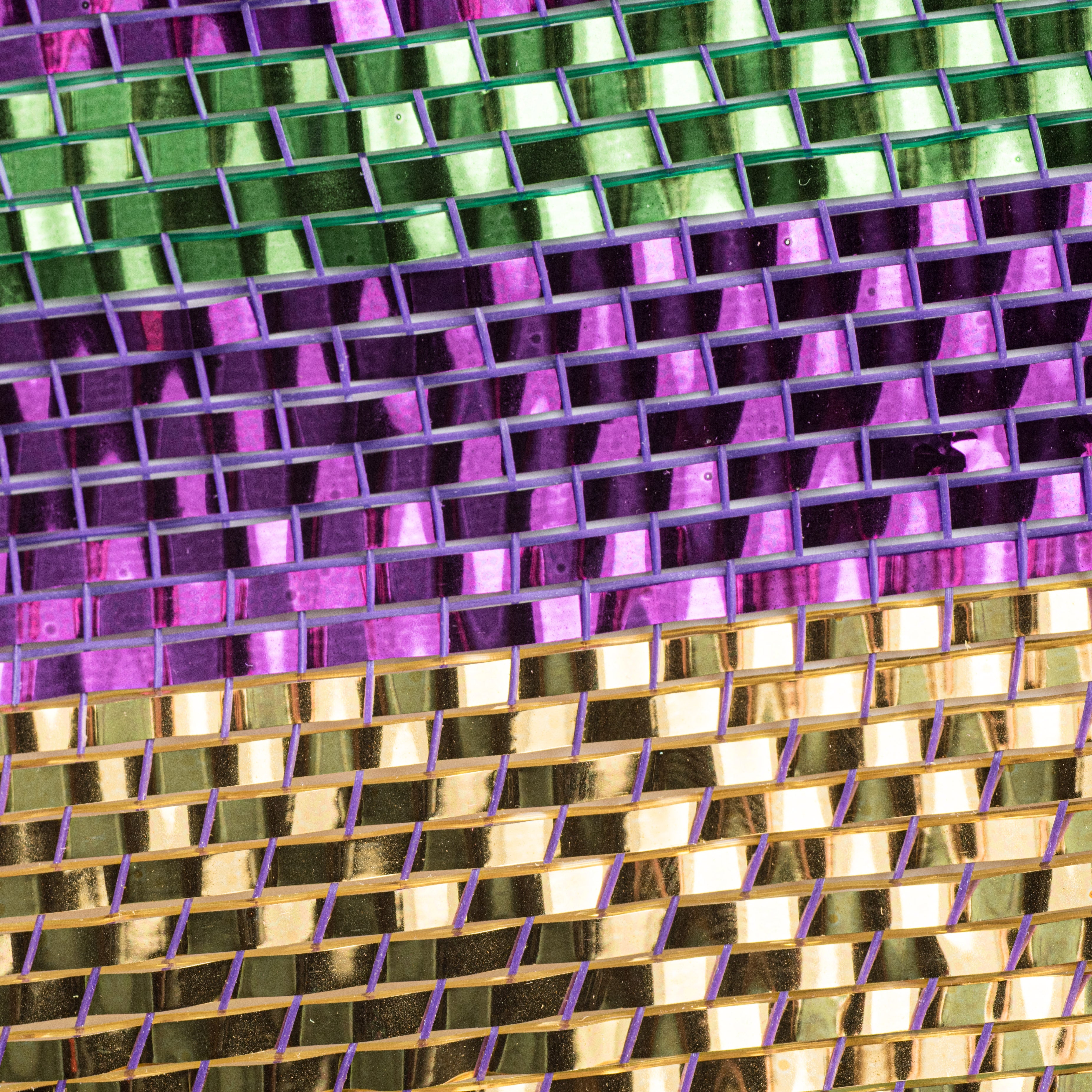 10" Poly Deco Mesh: Premium Mardi Gras Stripes detail photo 3
