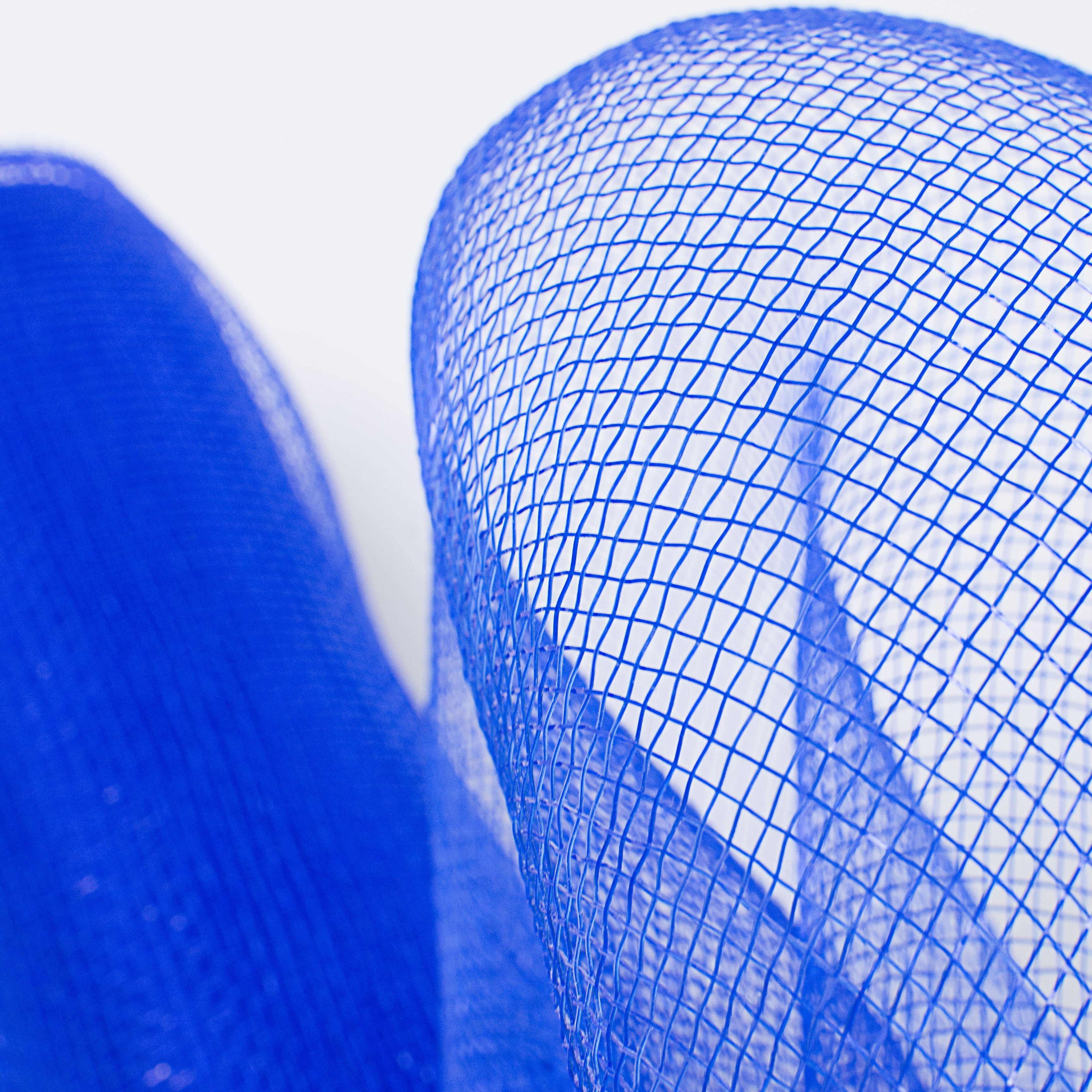 21" Poly Deco Mesh: Royal Blue detail photo 4