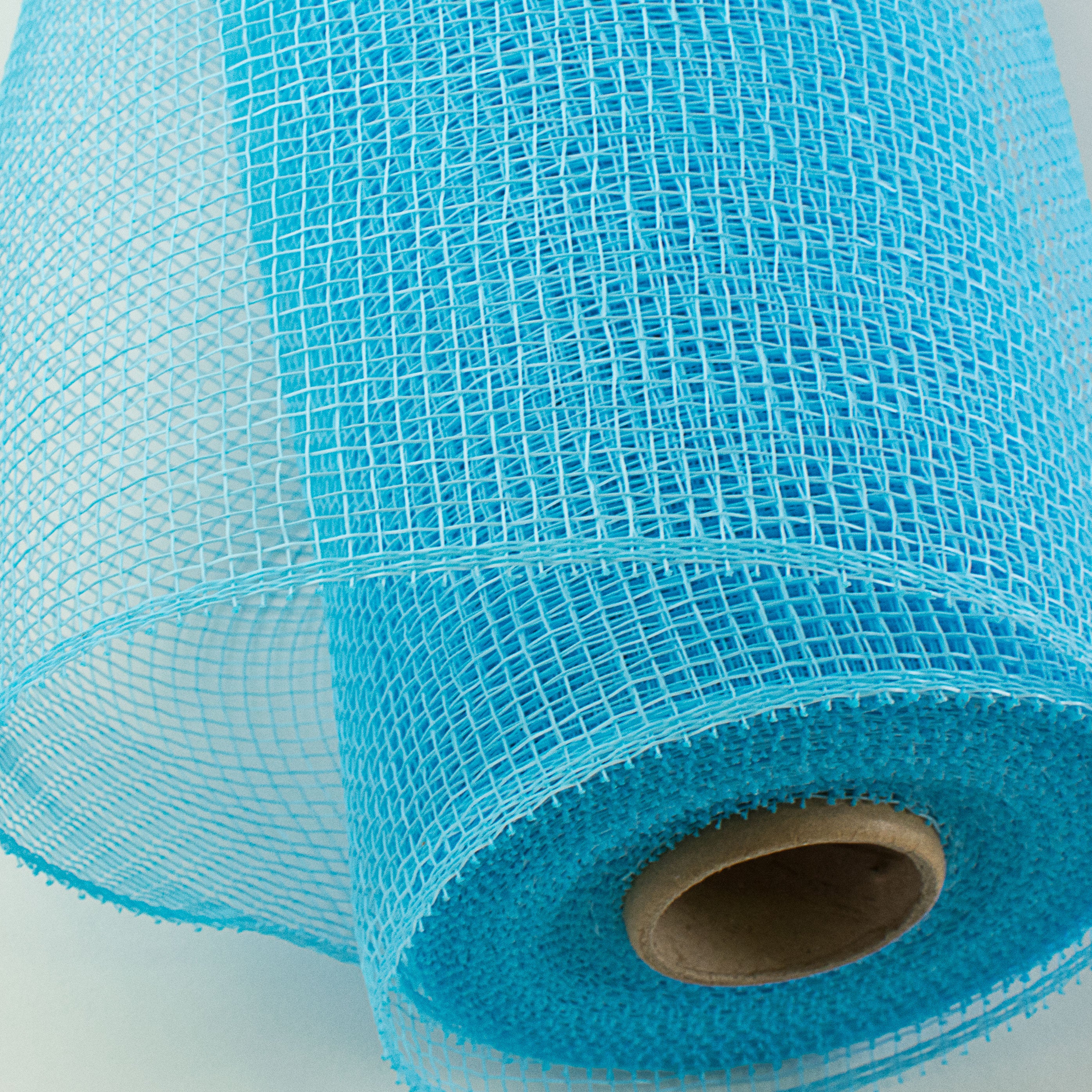 21" Poly Deco Mesh: Turquoise Lifestyle Photo