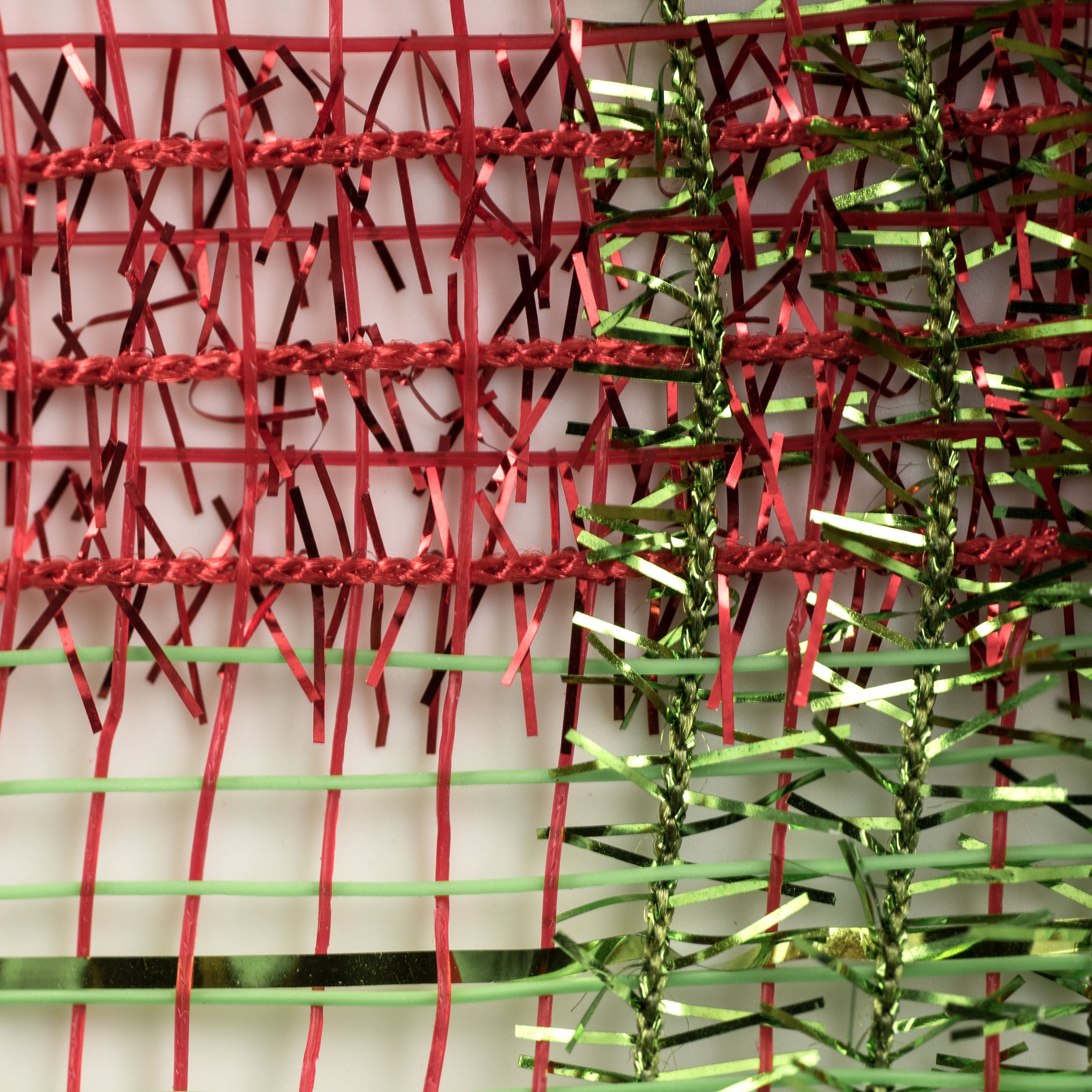 10" Poly Deco Tinsel Mesh: Holiday Plaid (10 Yards) detail photo 3