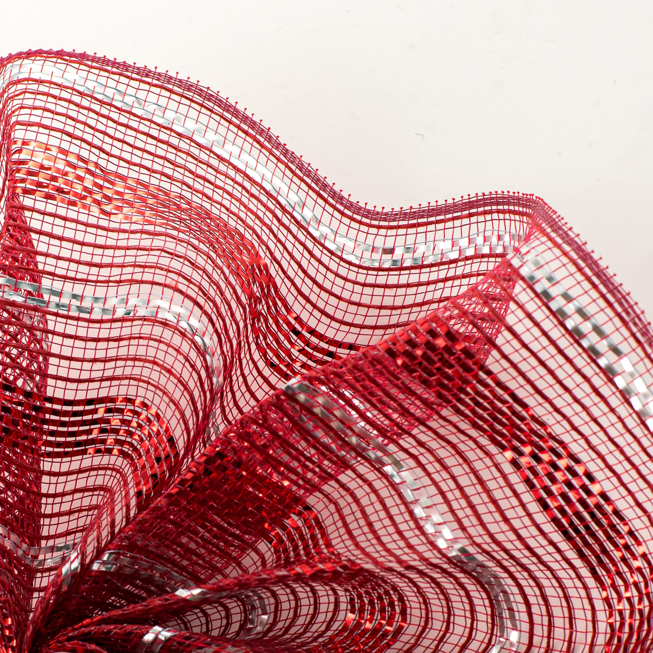 10" Poly Faux Jute Metallic Mesh: Crimson & Silver Lifestyle Photo