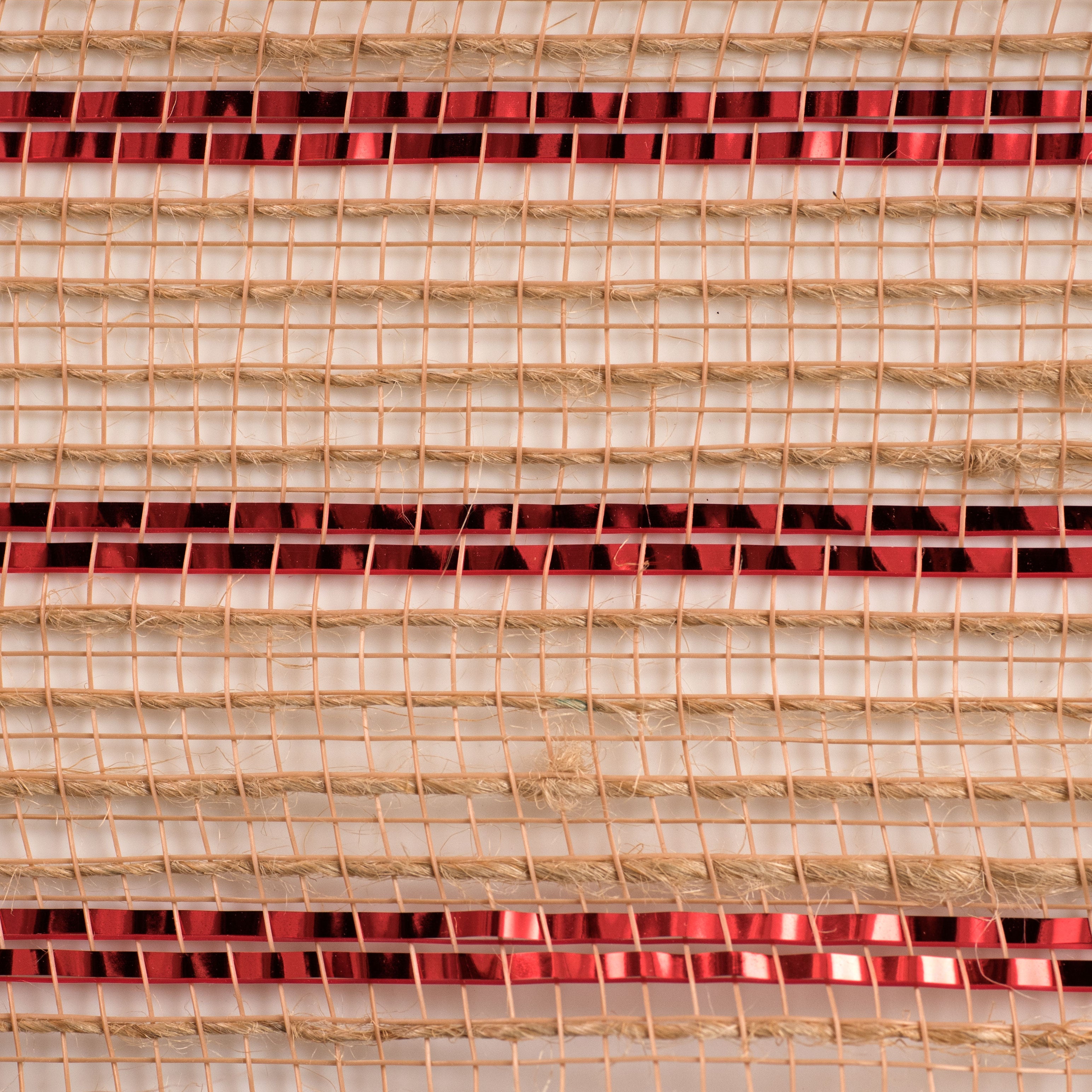 21" Poly Jute Deco Mesh: Natural & Red Metallic Stripe (10 Yards) detail photo 3