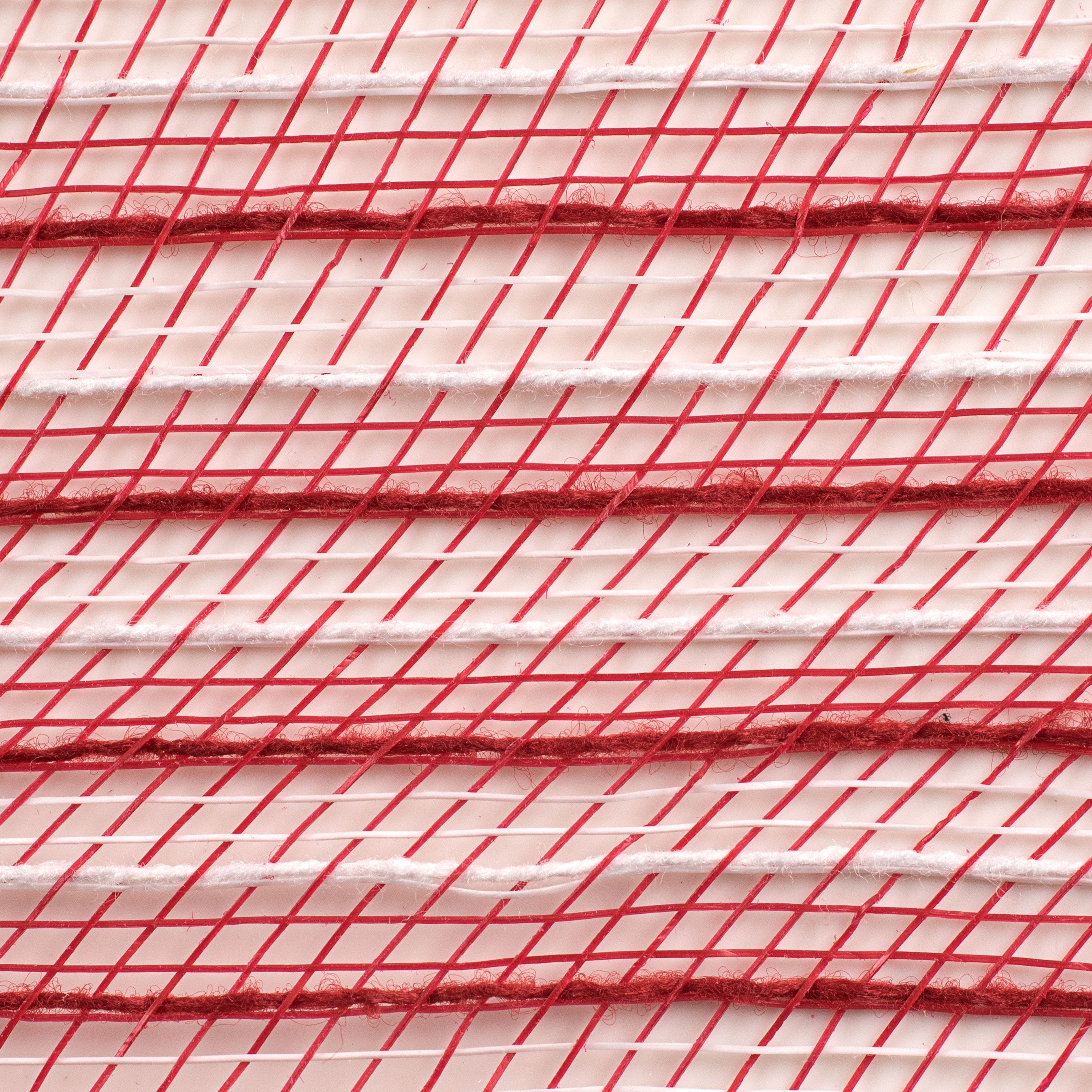 21" Poly Jute Deco Mesh: Red & White Thin Stripe (10 Yards) detail photo 3