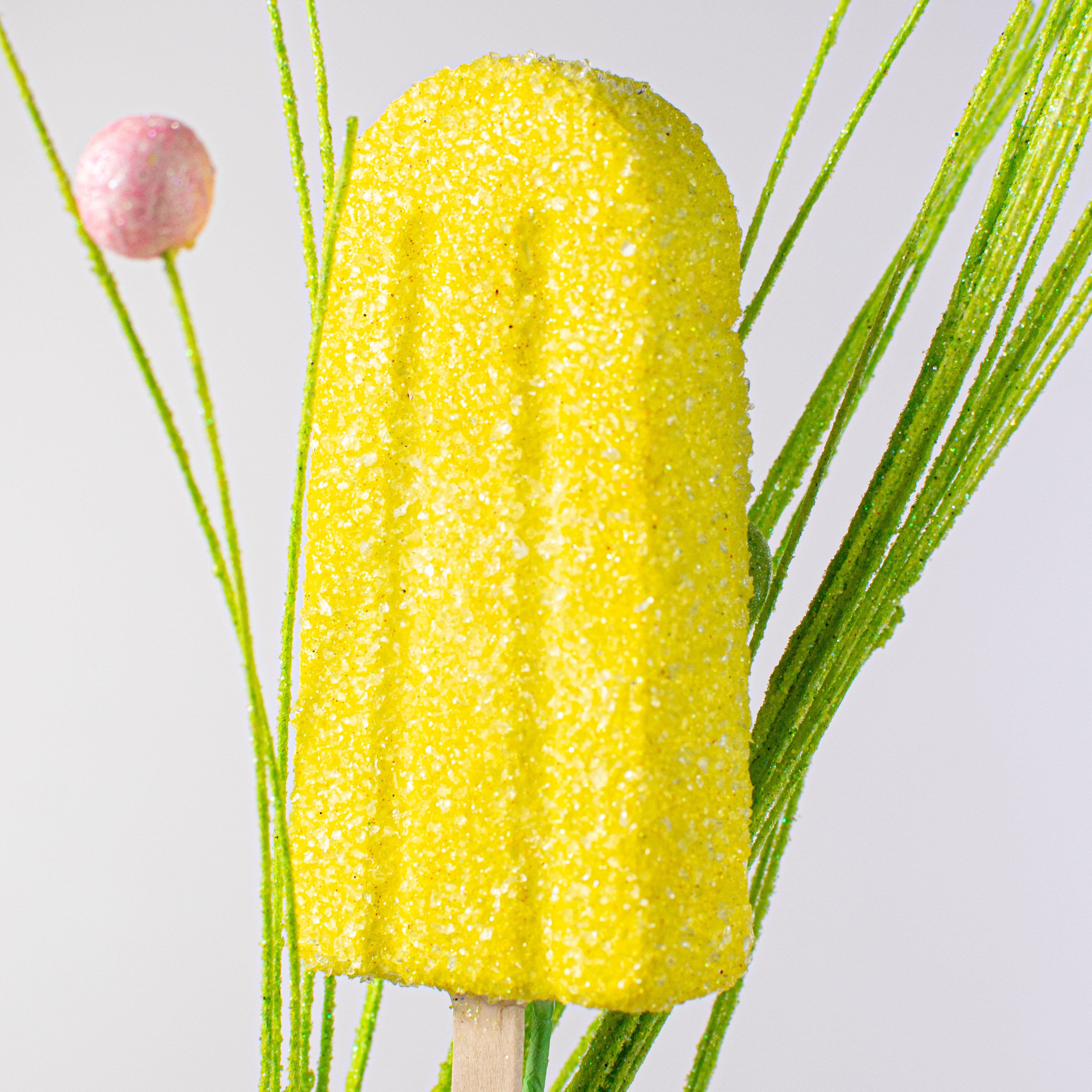 30" Popsicle Spray: Yellow Lifestyle Photo