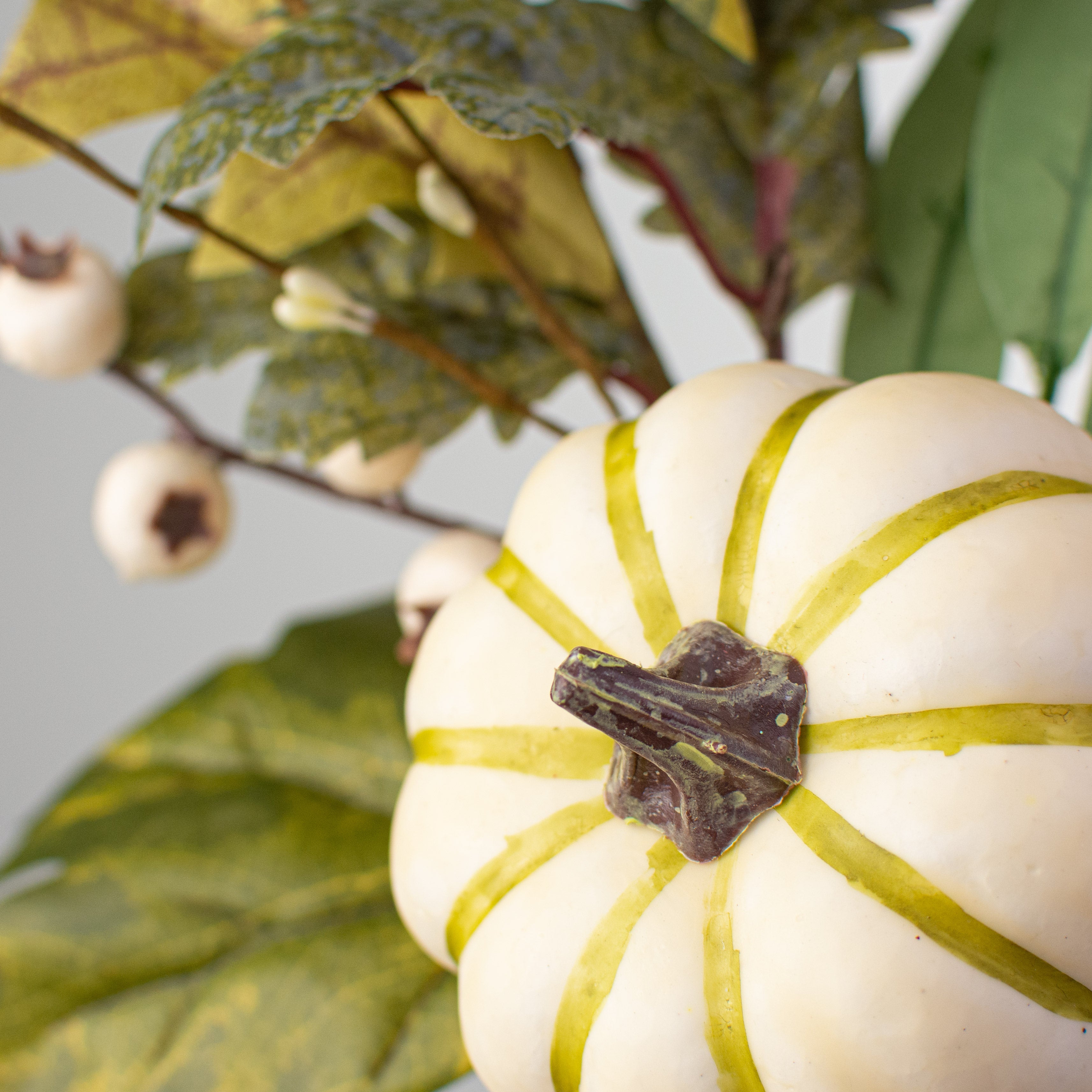 24" Pumpkin Berry Pick Lifestyle Photo
