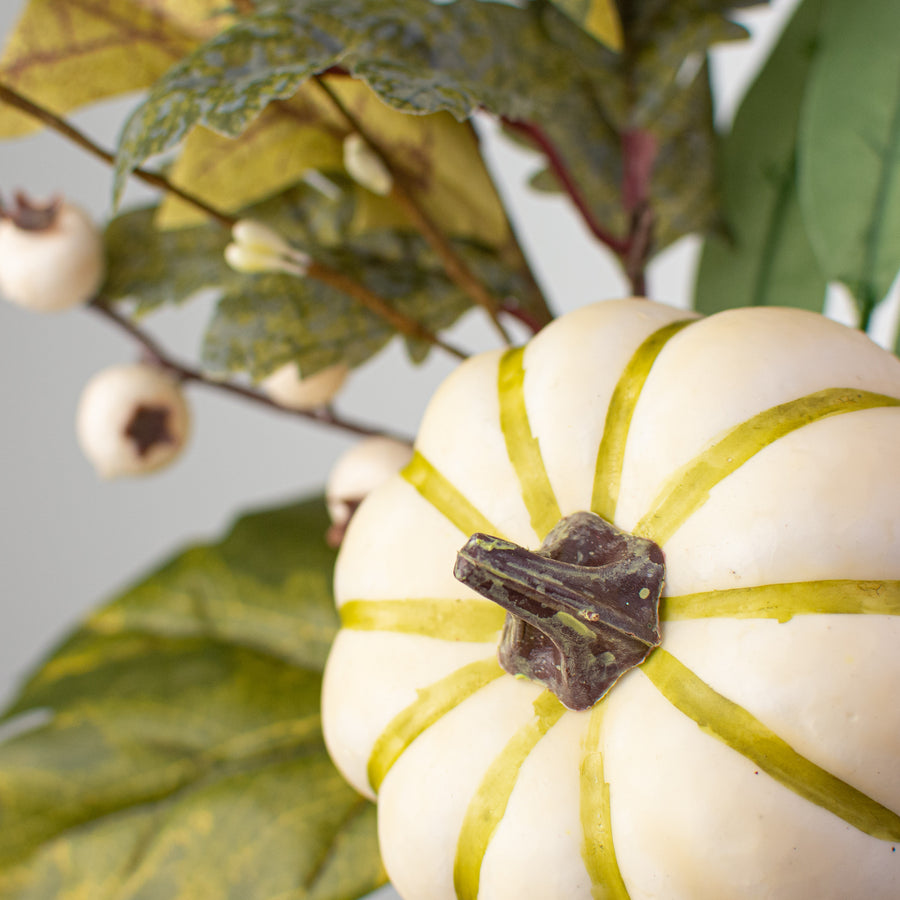 24" Pumpkin Berry Pick Lifestyle Photo