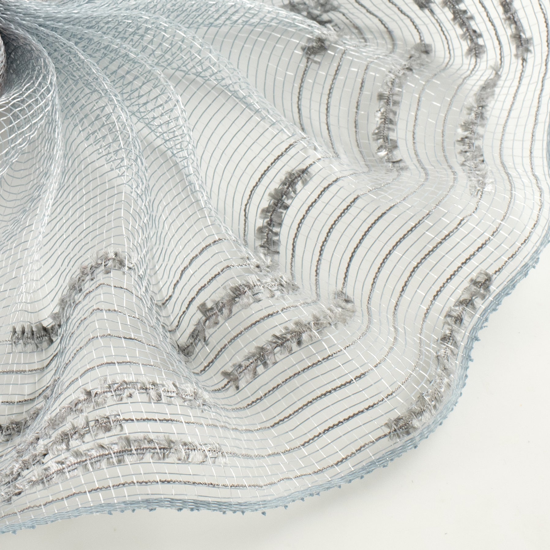 10" Random Double Drift Border Mesh: Silver Lifestyle Photo