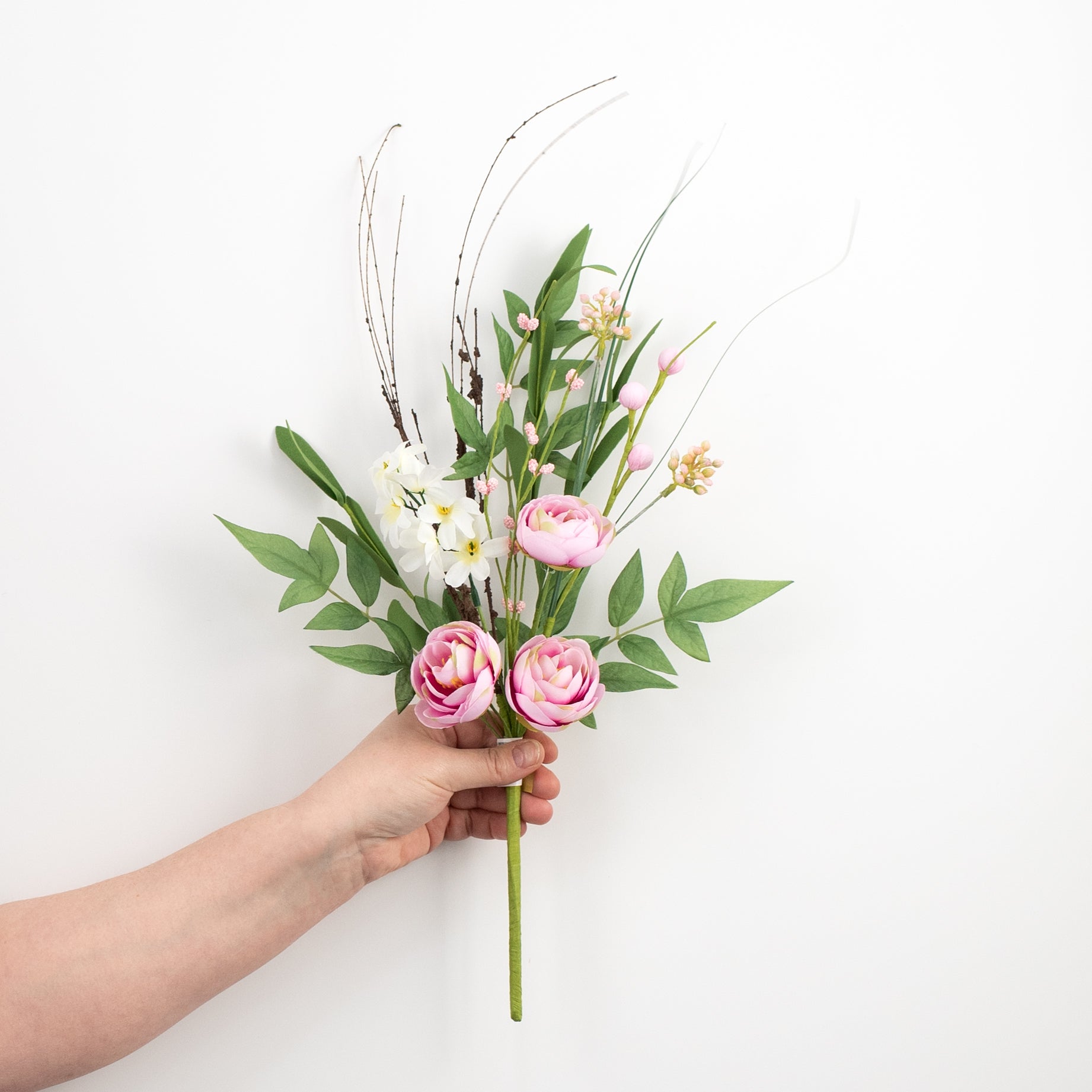 17" Ranunculus Berry Leaves Pick: Pink detail photo 3