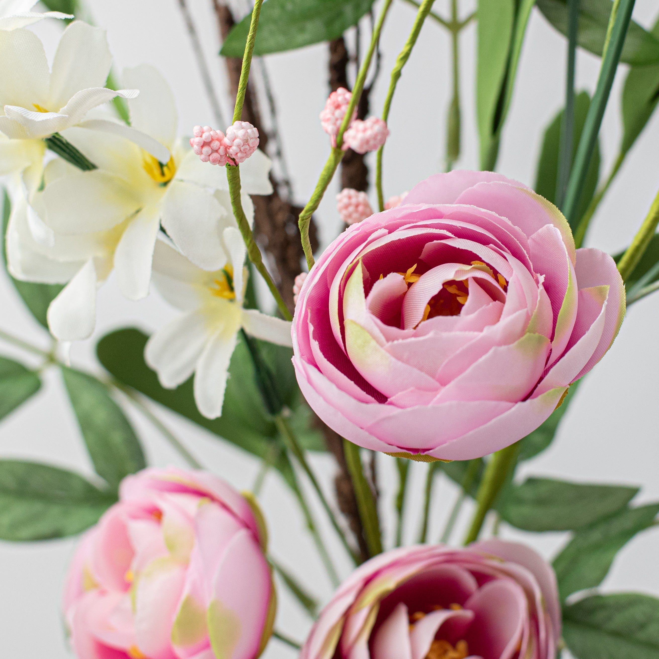 17" Ranunculus Berry Leaves Pick: Pink detail photo 4