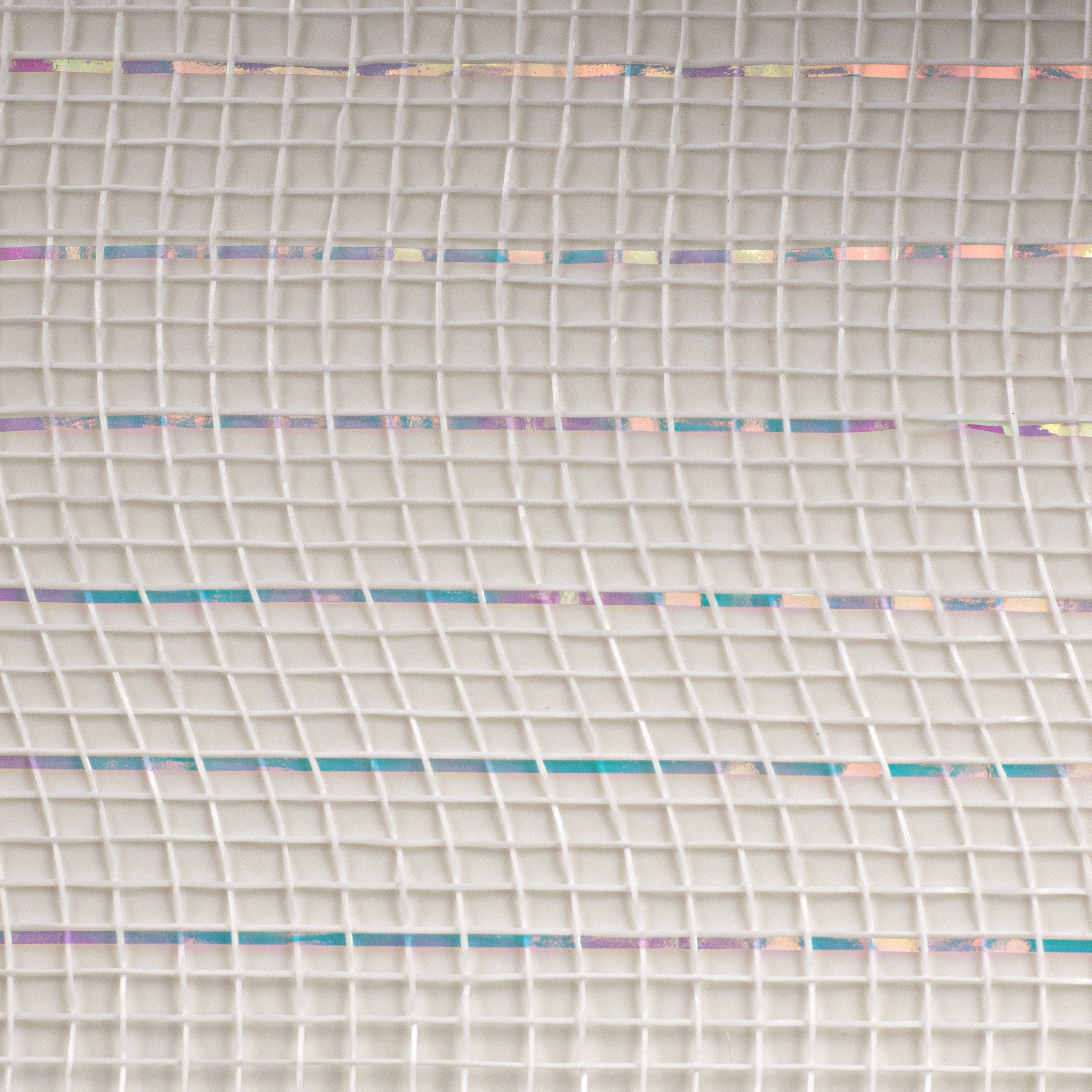 21" Poly Deco Mesh: Metallic White Iridescent