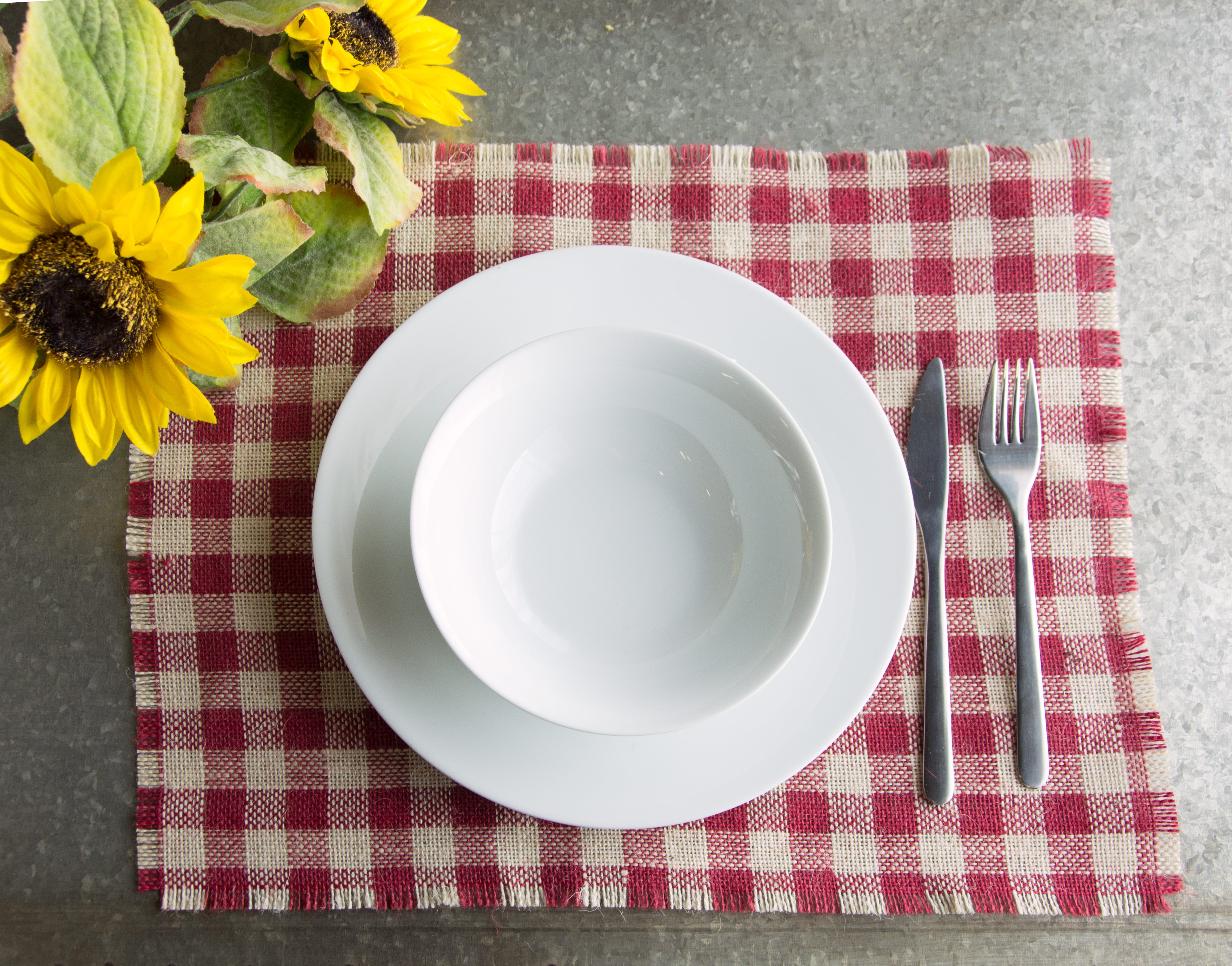Red & White Checkerboard Plaid Burlap Placemat Lifestyle Photo