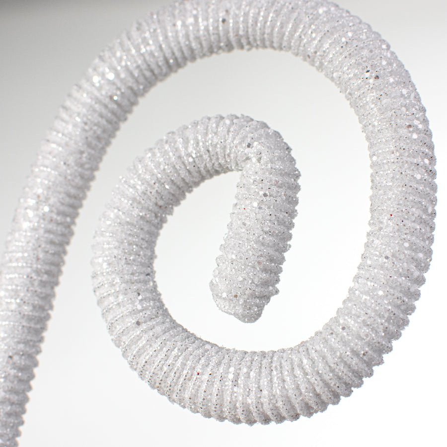 30" Ribbed Fabric Coil Spray: White Lifestyle Photo