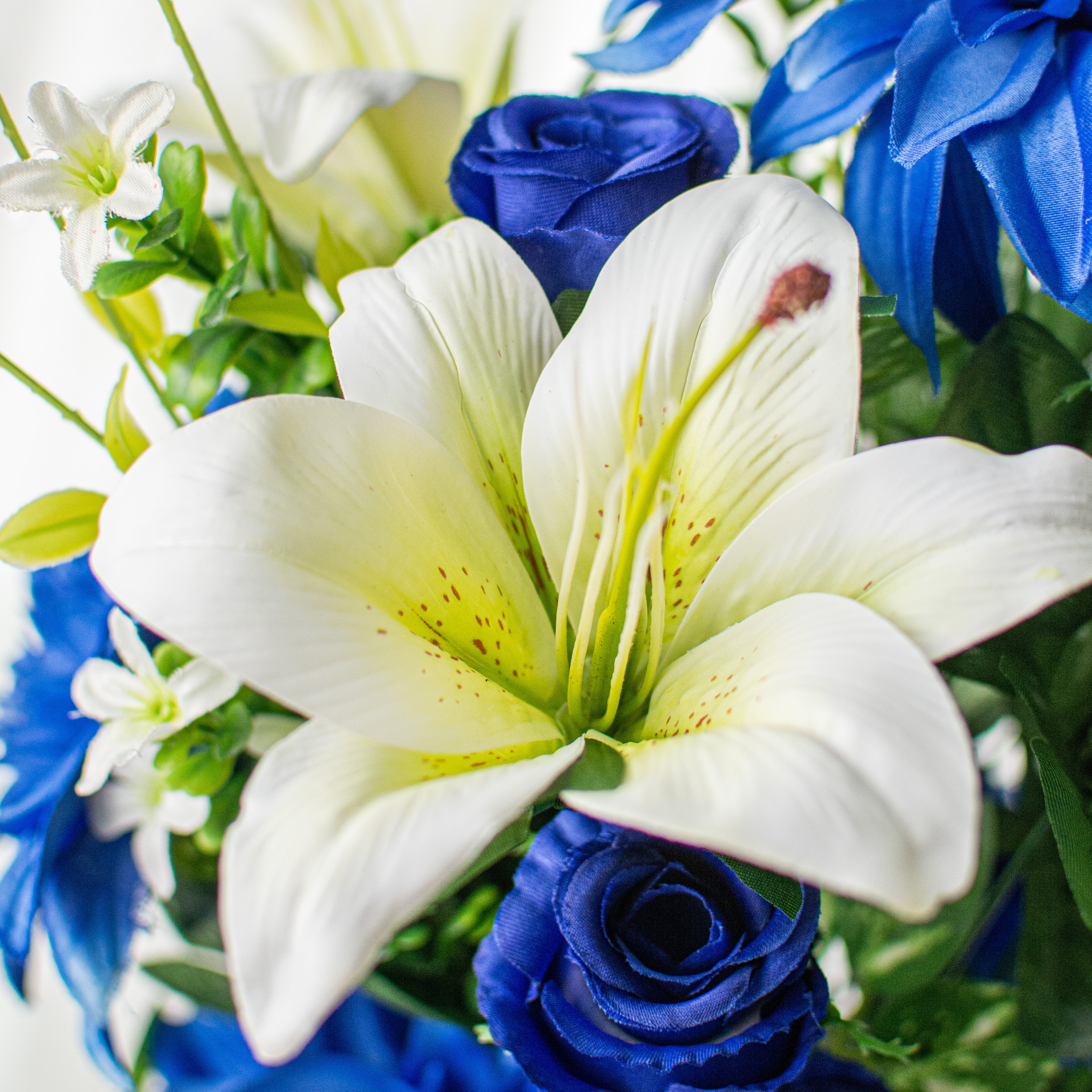 23" Rose Bud, Dahlia, Lily Bush: Blue Lifestyle Photo