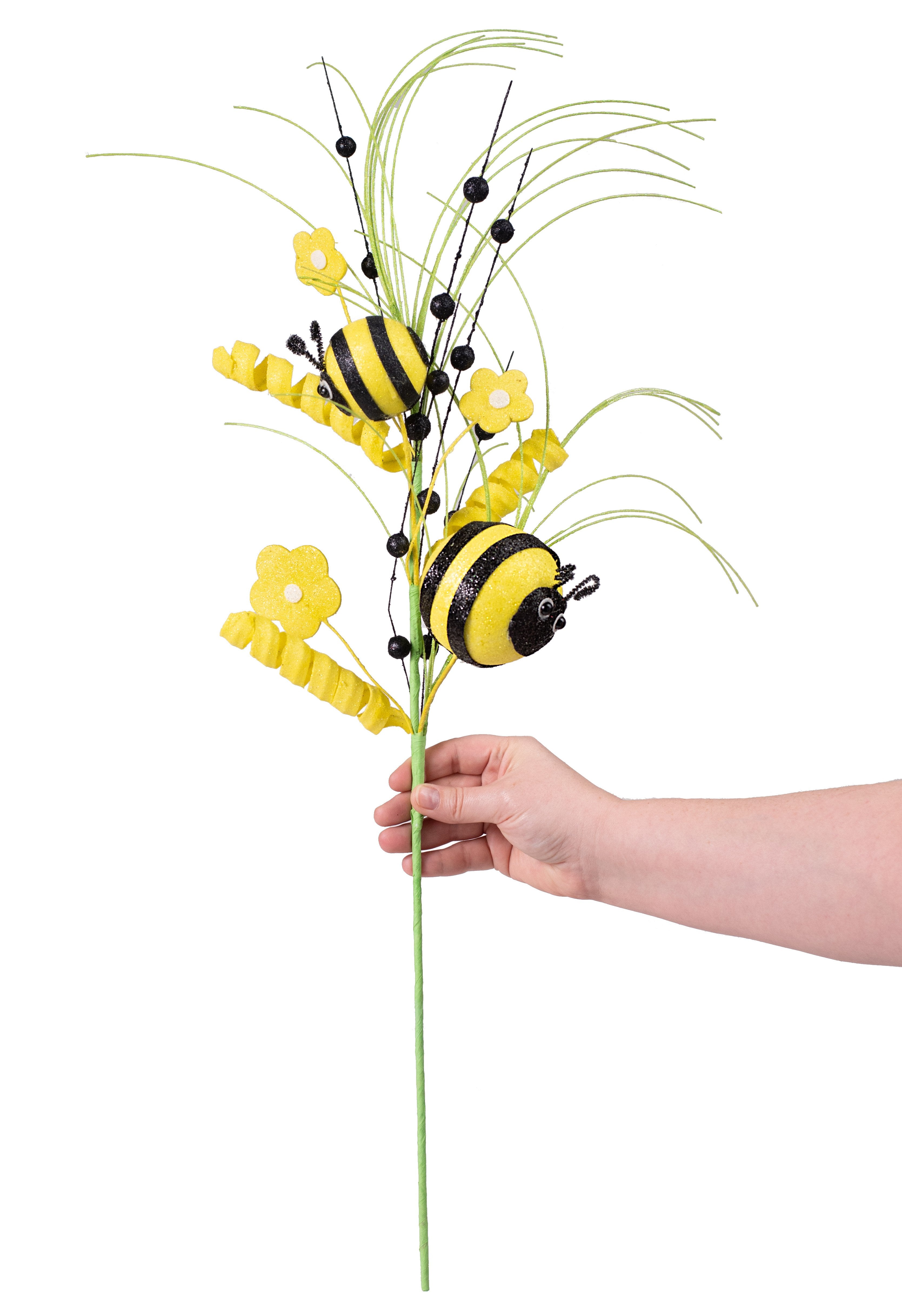 32" Round Bees Daisy Spray Lifestyle Photo
