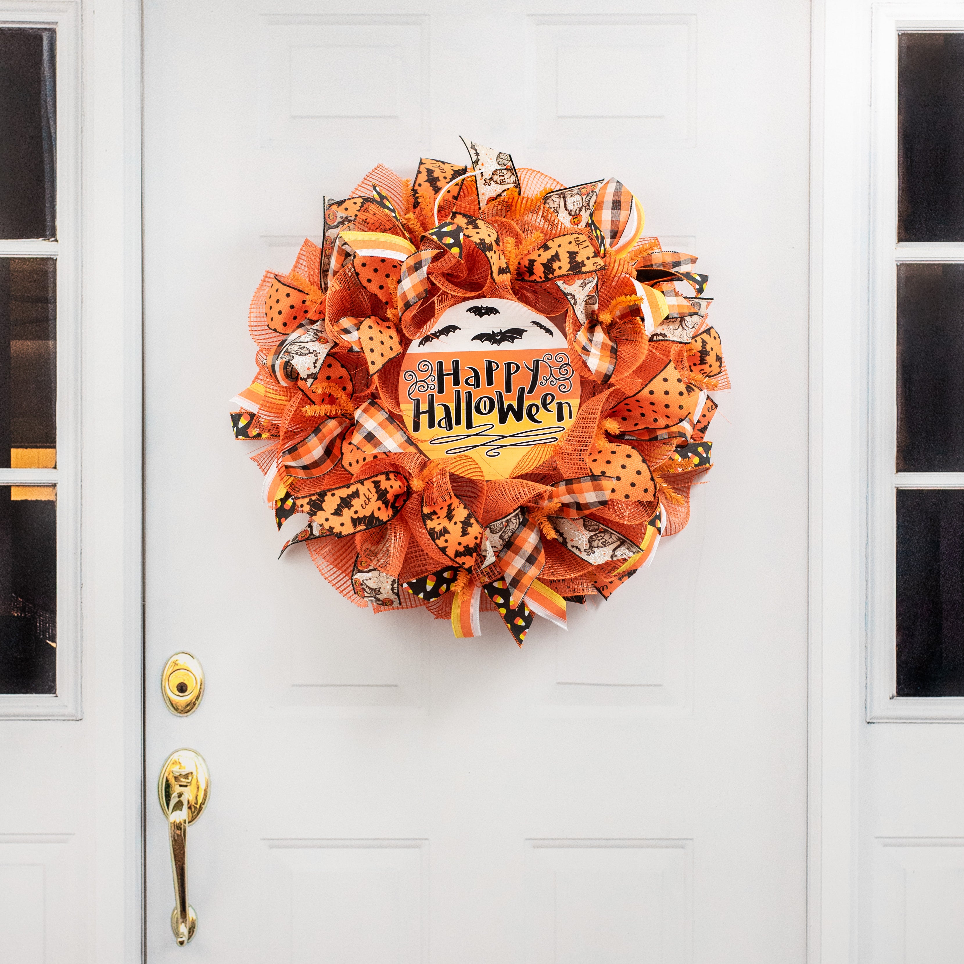 9.4" Round Waterproof Sign: Happy Halloween Candy Corn detail photo 4