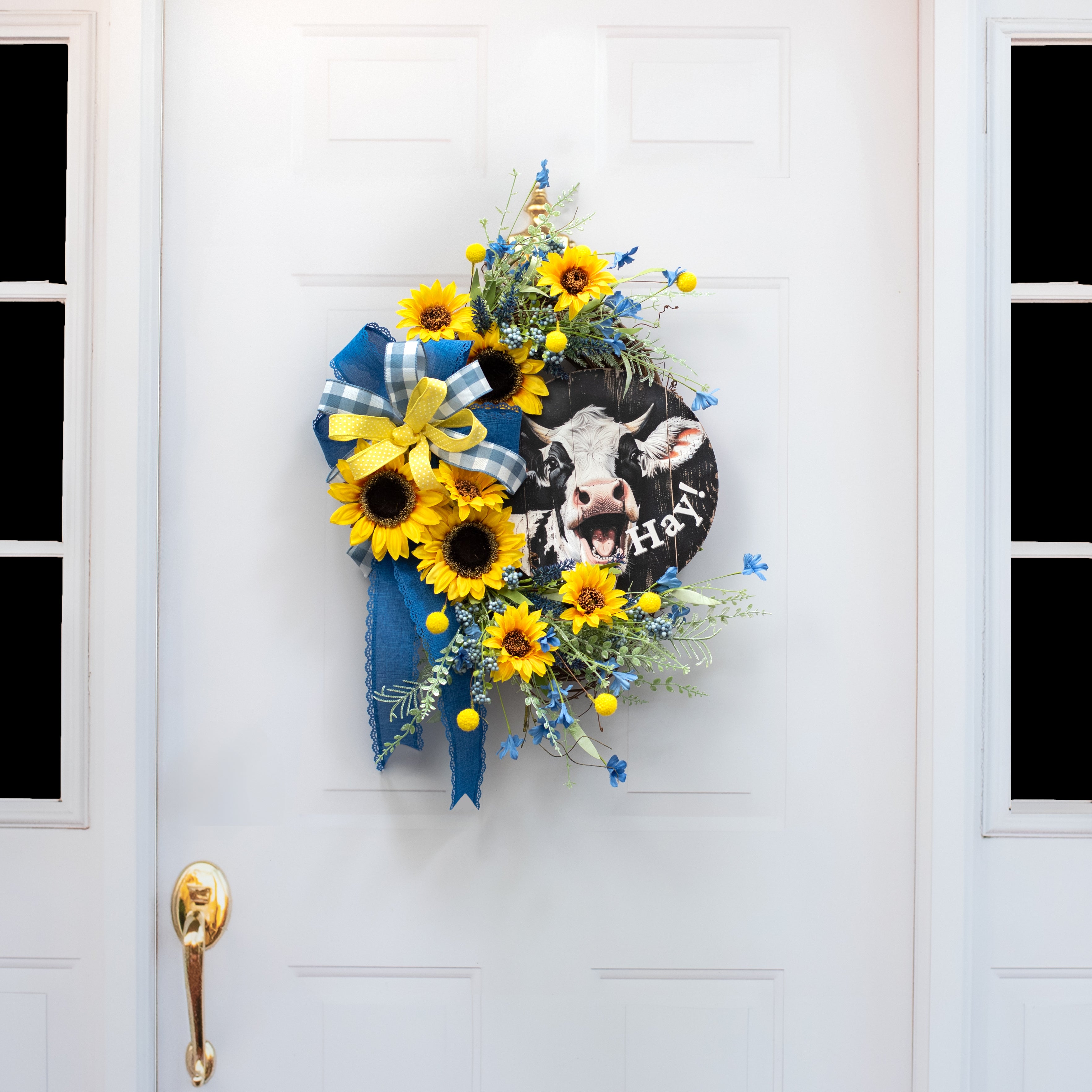 10.5" Round Waterproof Sign: Hay Smiling Cow detail photo 4