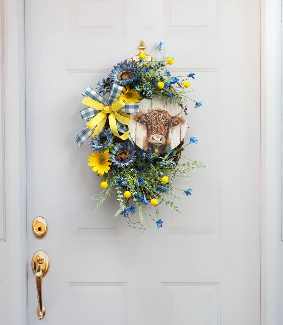 8.5" Round Waterproof Accent Sign: Highland Cow on Wood detail photo 4